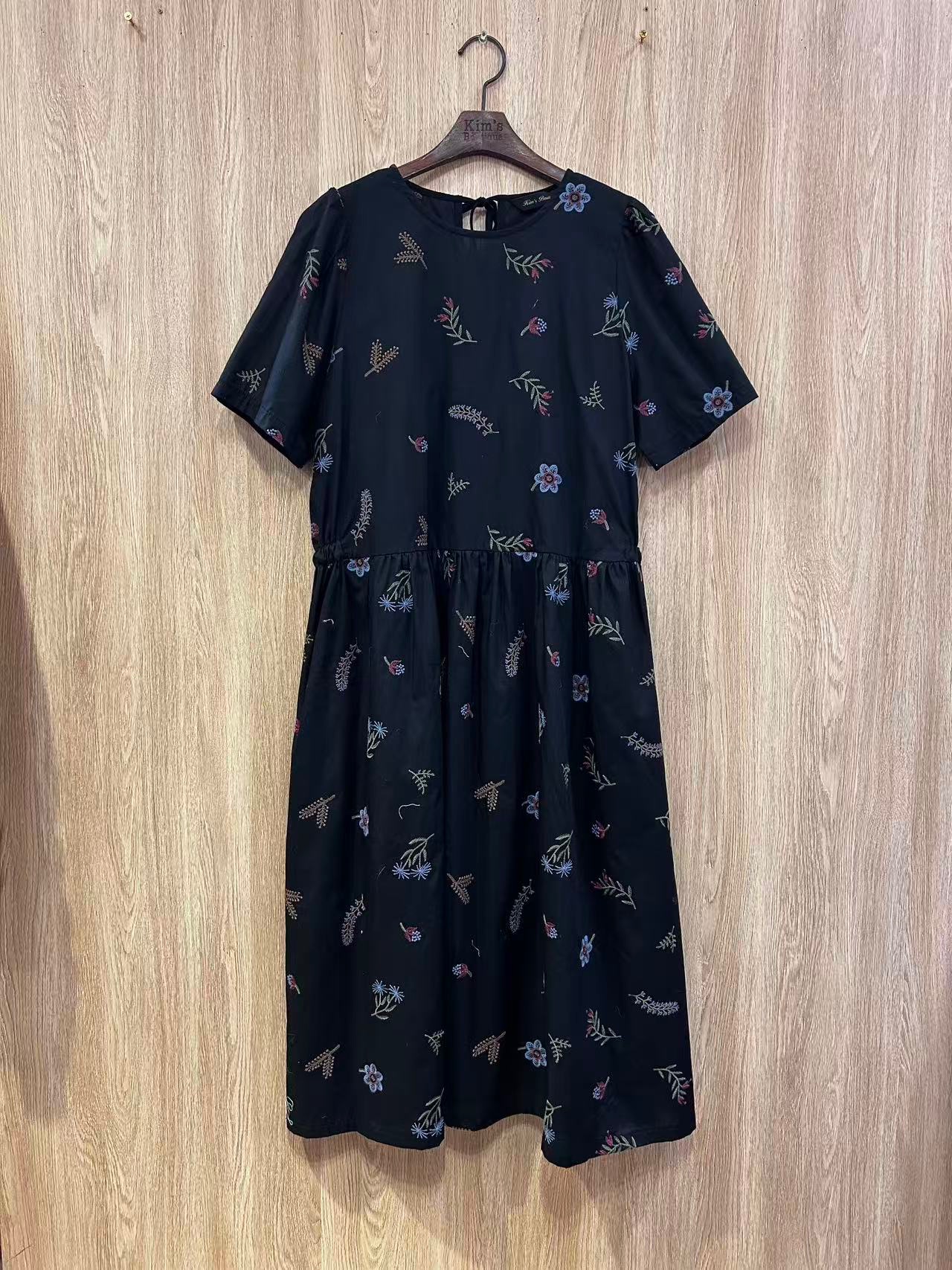 KB21 / Ditsy Floral Drop Waist Dress