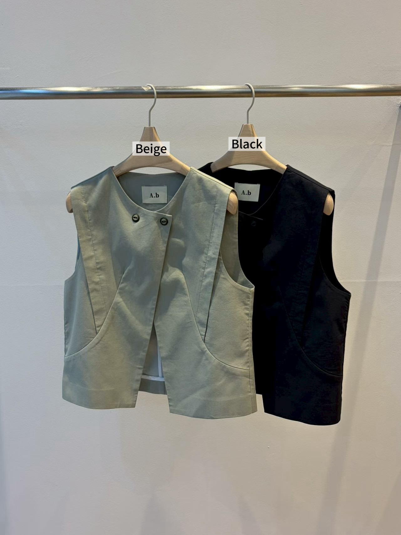 UE17 / OVERLAP VEST
