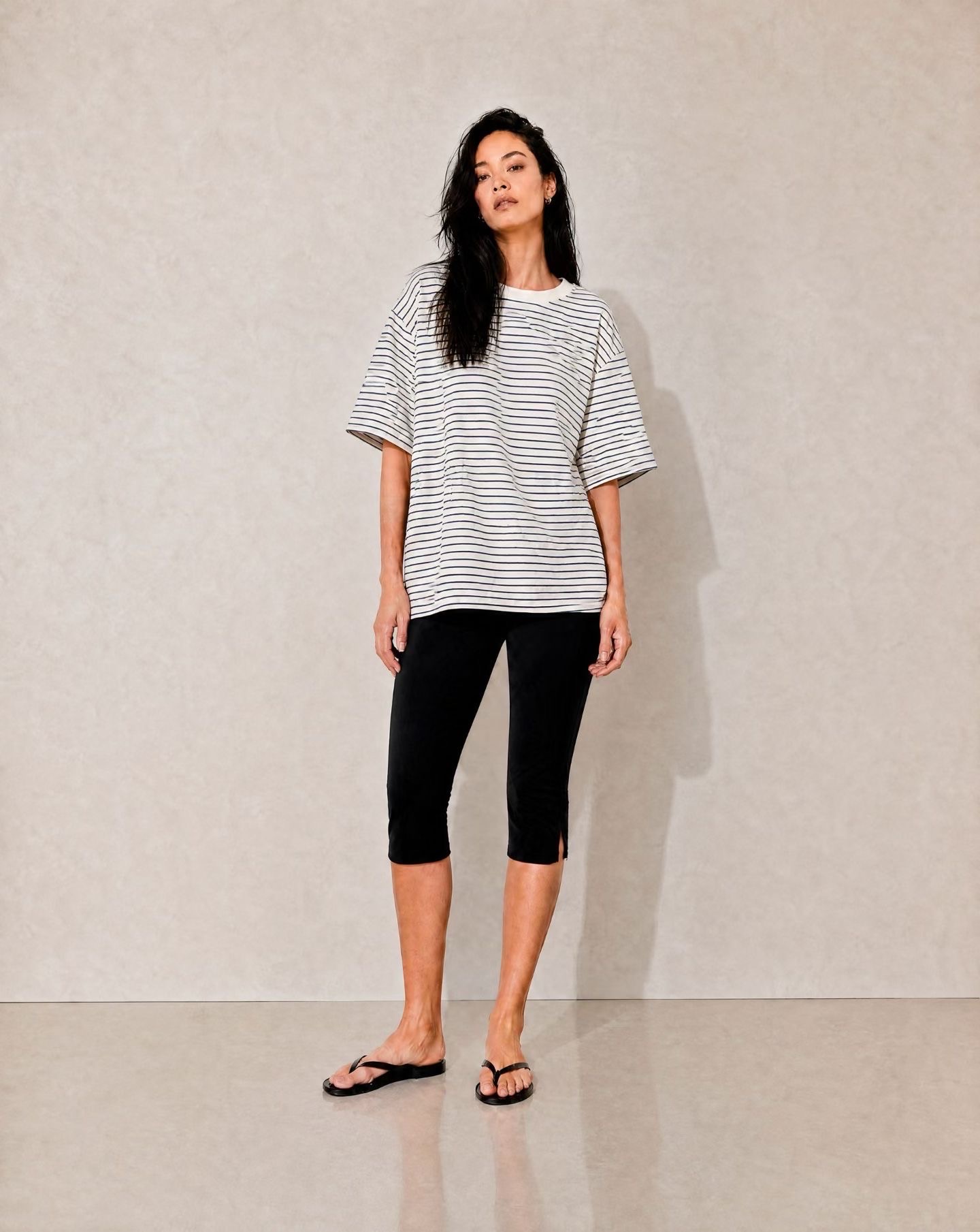 JY28 / CONTRAST NECKLINE STRIPE TEE