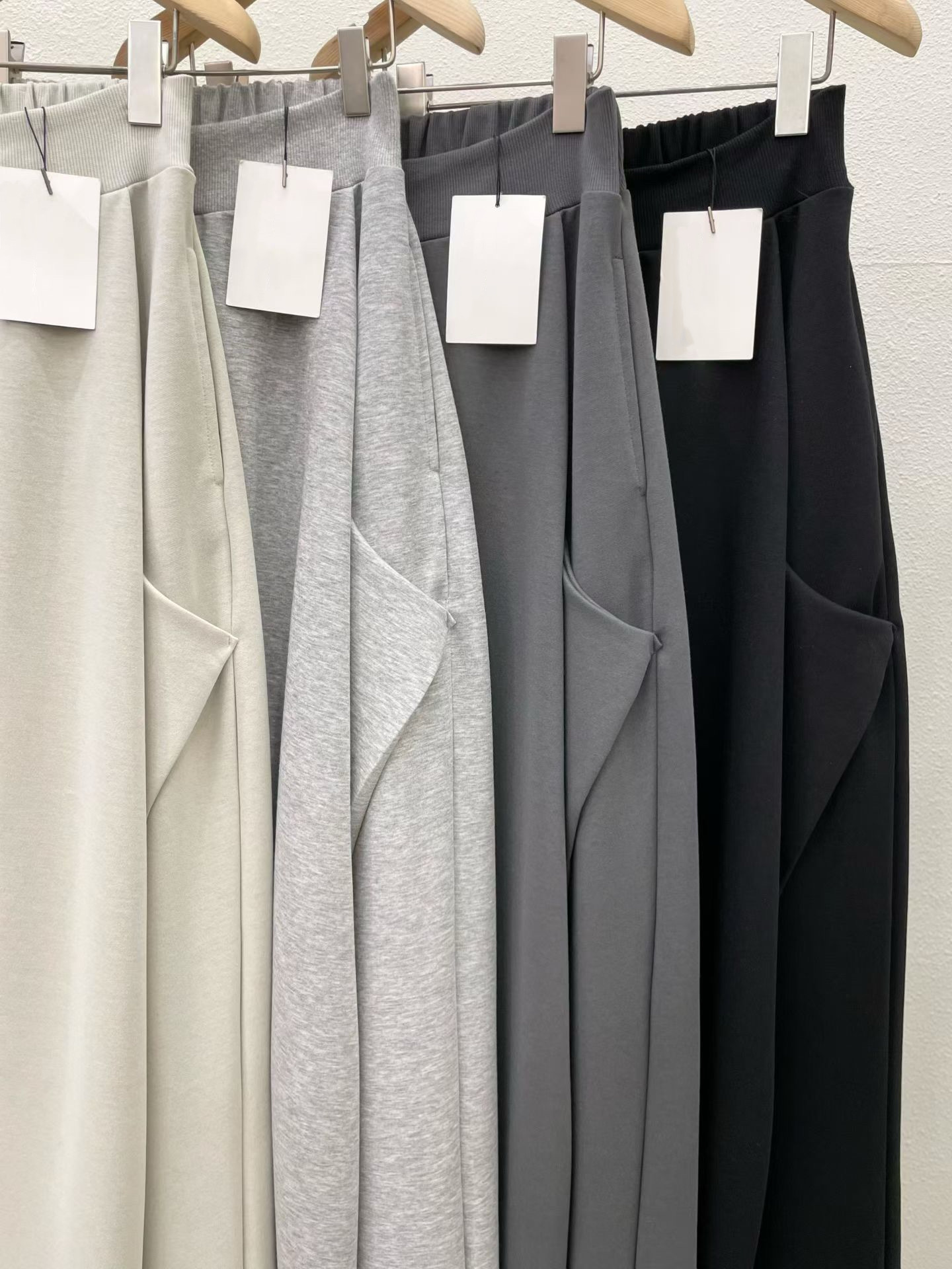 LE08 / SIDE DETAIL POCKET TROUSERS