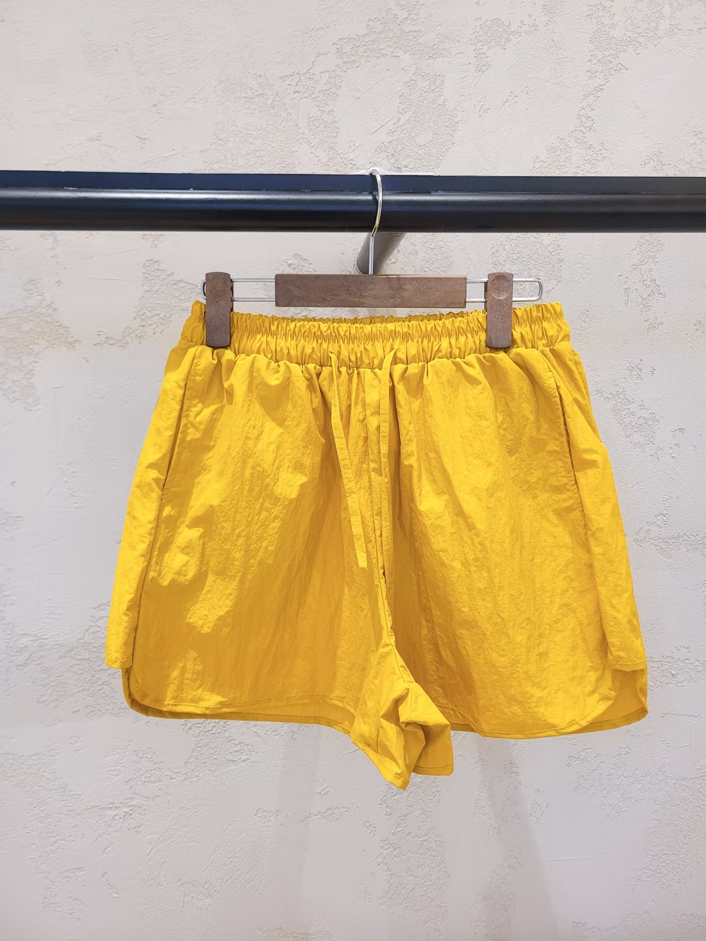 CD13 / BANDED WAIST POCKET SHORTS