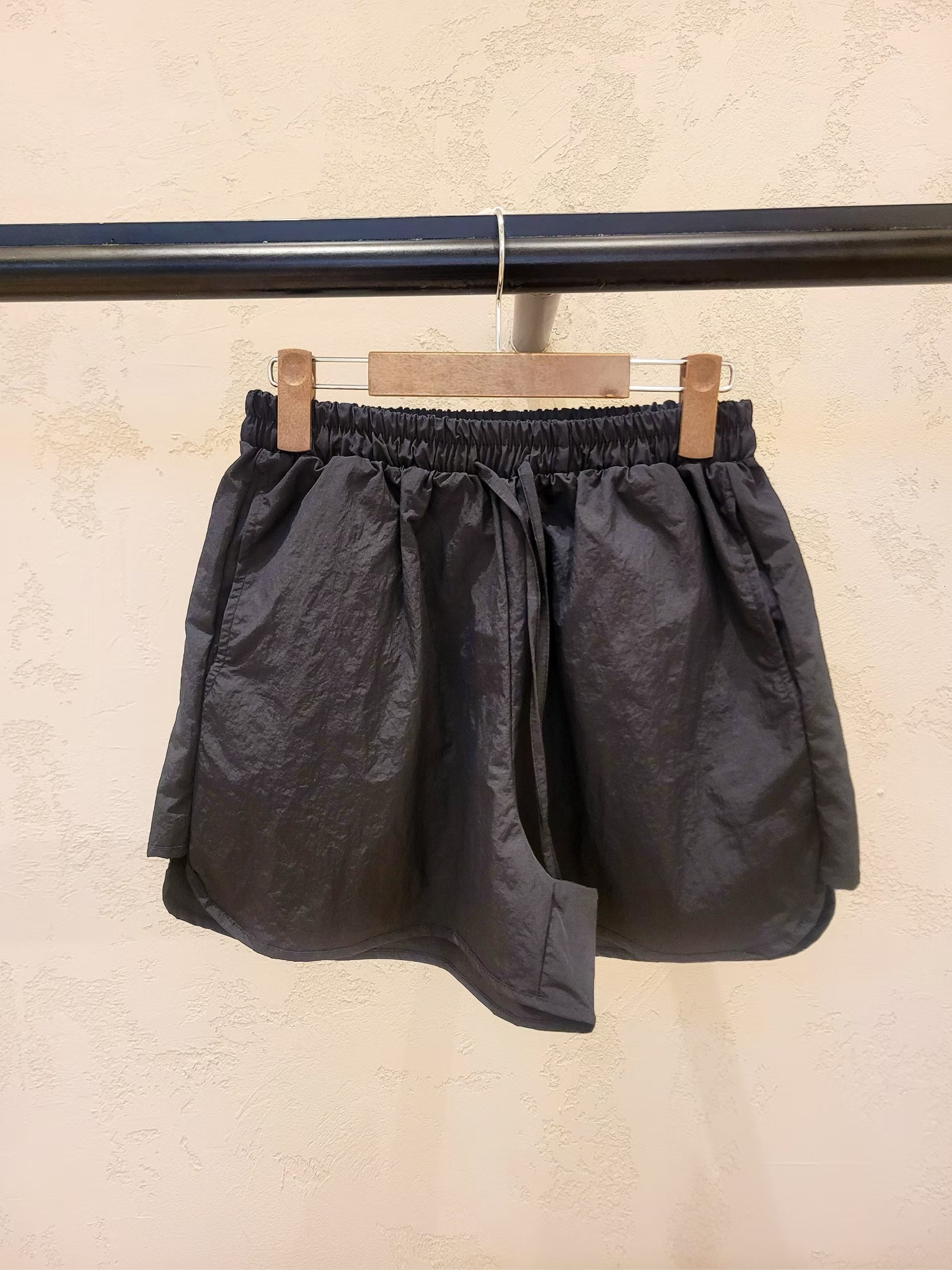 CD13 / BANDED WAIST POCKET SHORTS