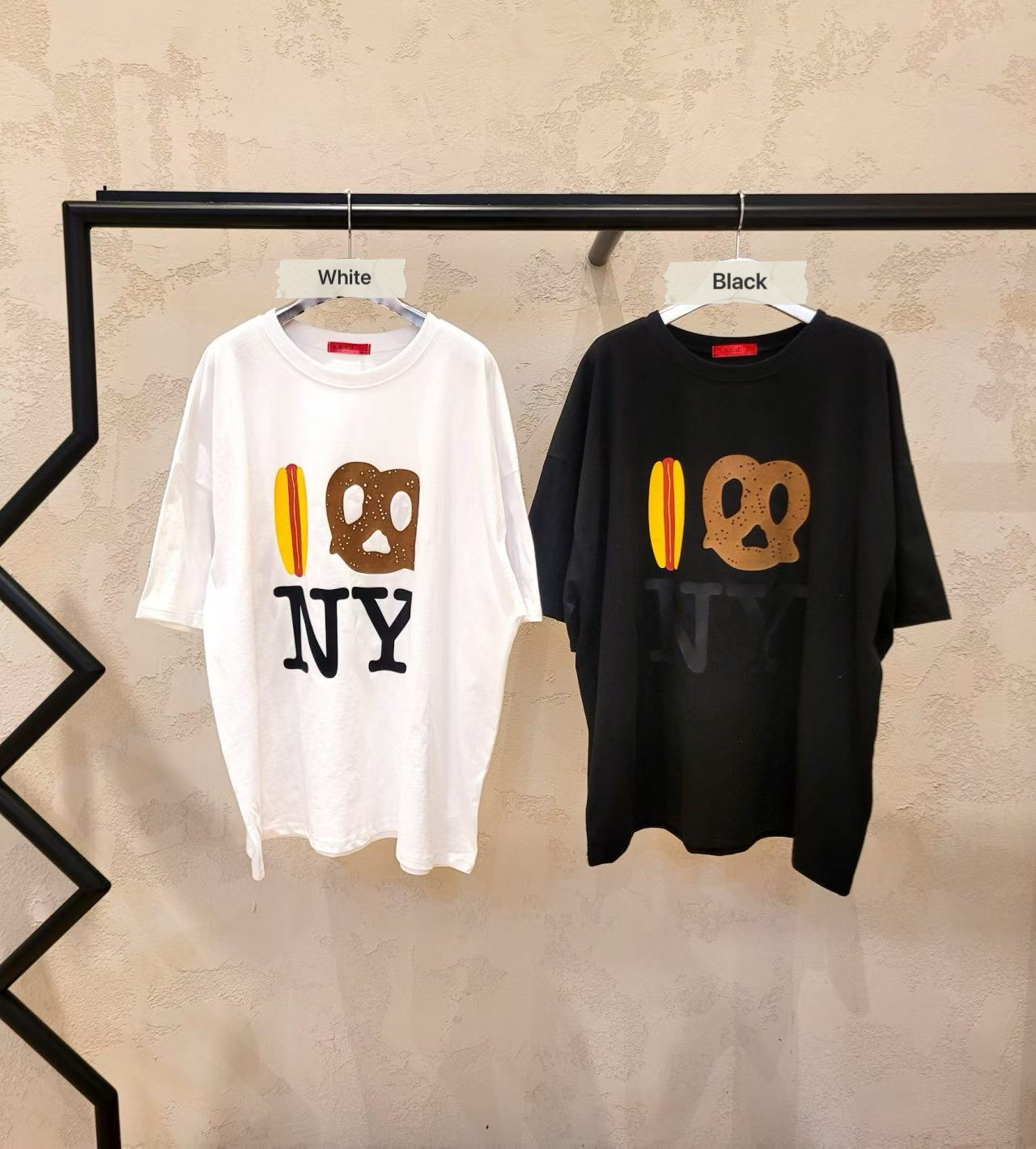 CD18 / NY PRETZEL OVERSIZED TEE