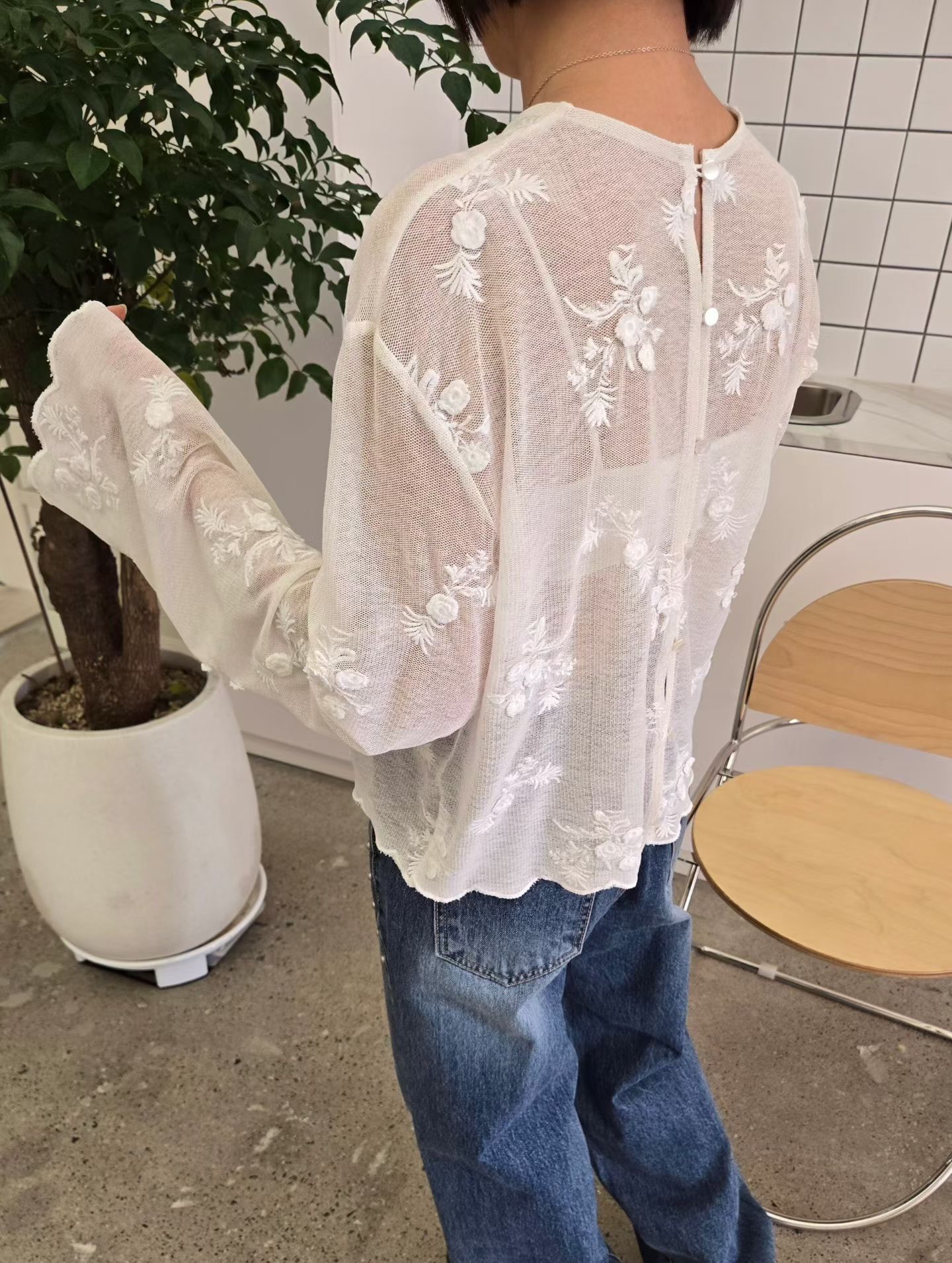 CN6402 / Semi Sheer Embroidered Scallop Trims Blouse