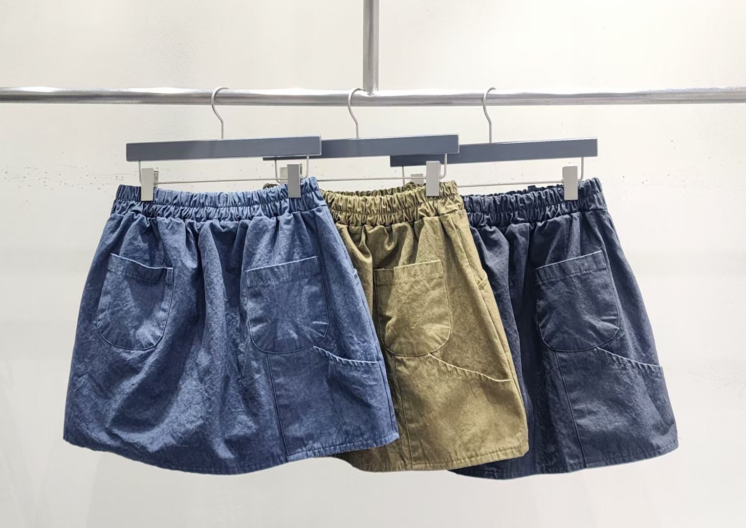 6802 / Elastic Banding Pocket Skorts with Hook Strap