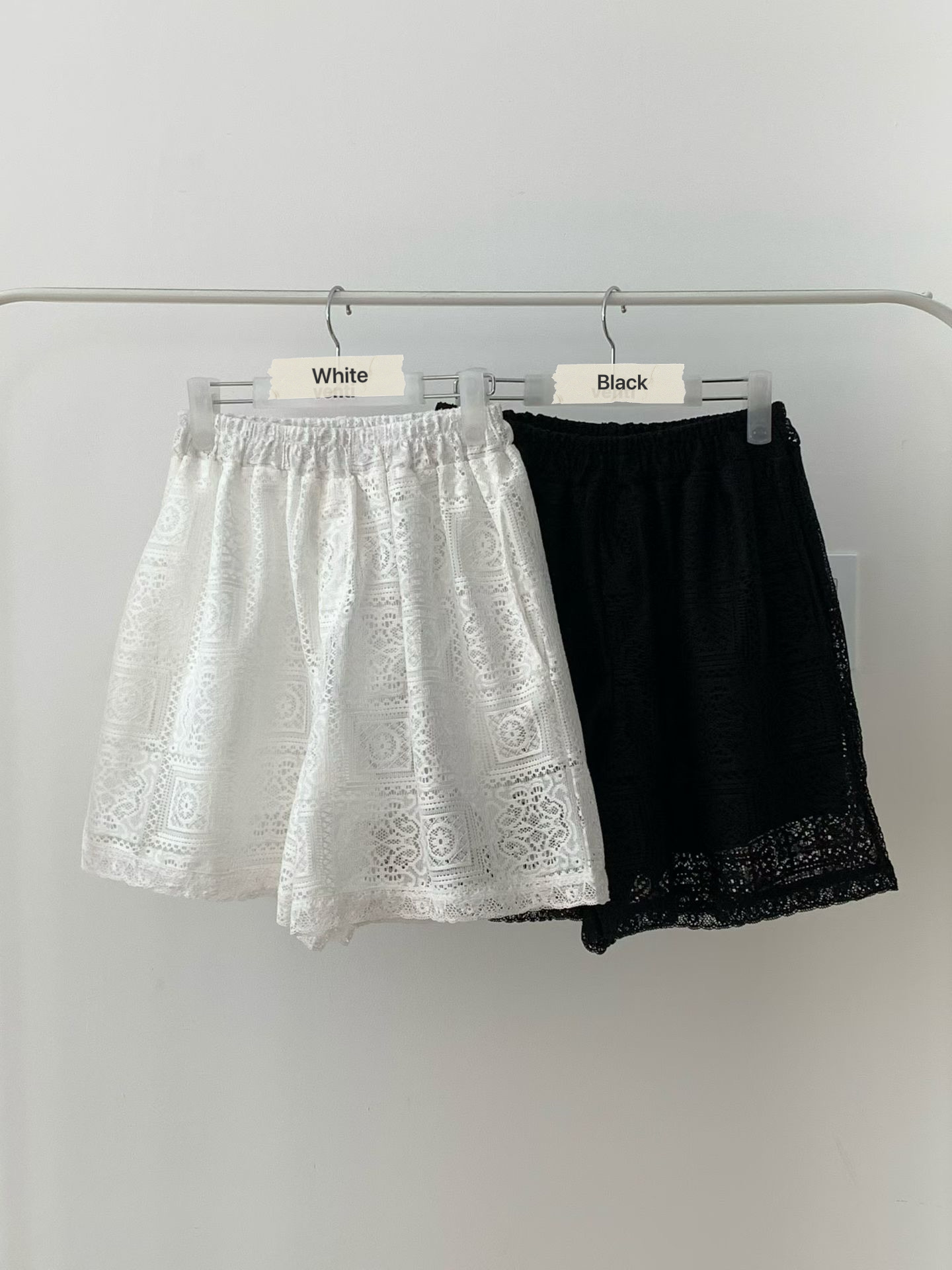 RT25 / GEOMETRIC LACE POCKET SHORTS
