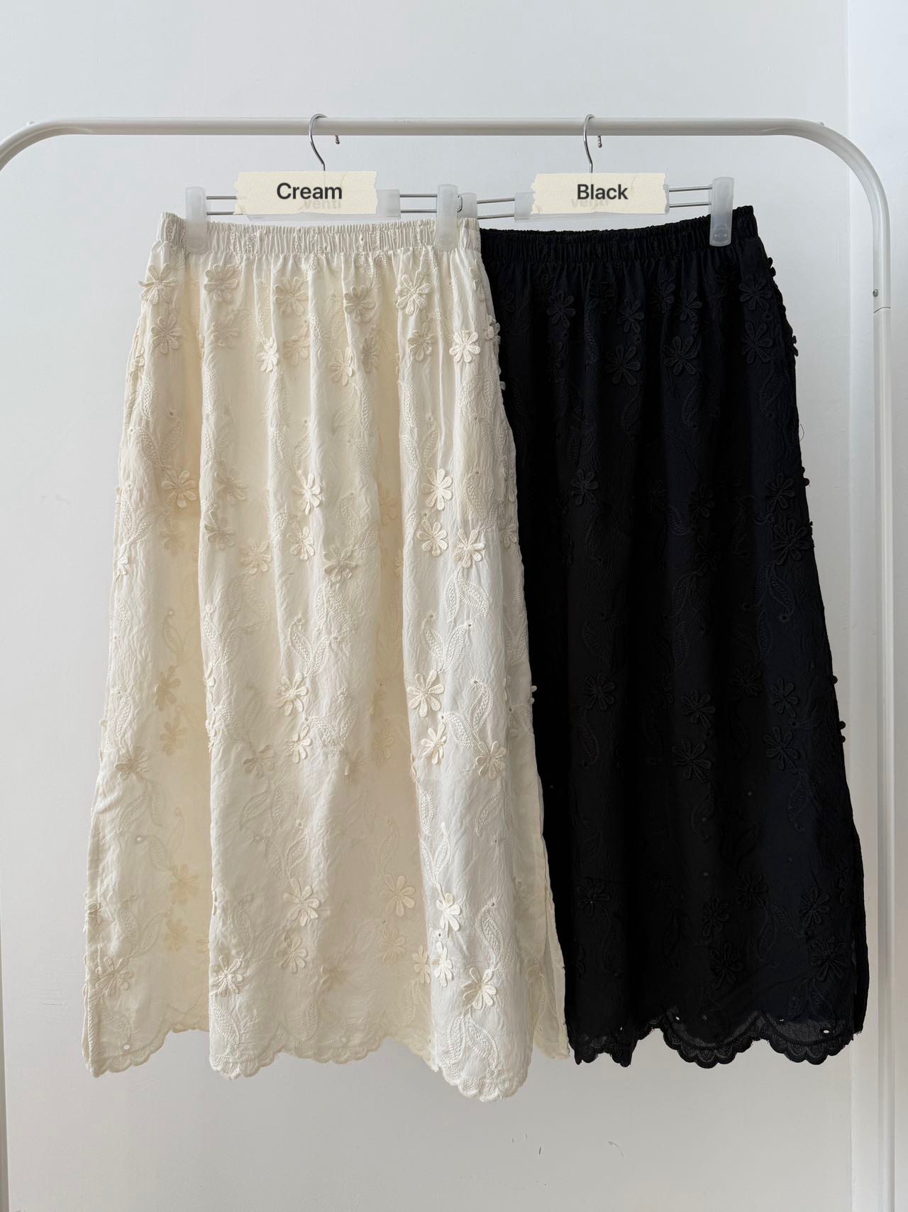 RT24 / FLORAL APPLIQUE POCKET MAXI SKIRT