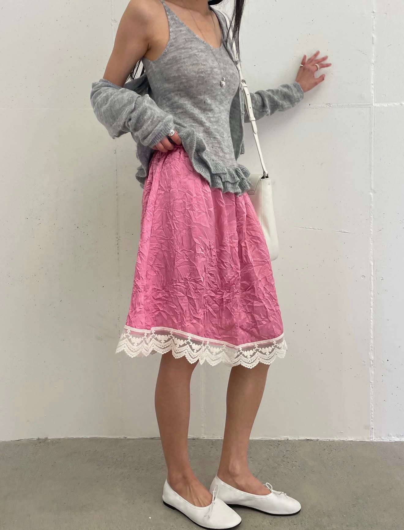 PG07 / CRINKLE TEXTURE SKIRT WITH LACE HEM