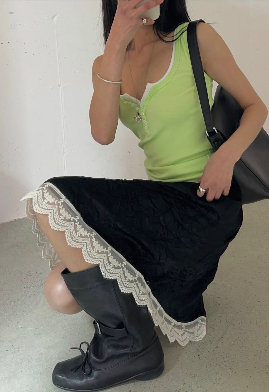 PG07 / CRINKLE TEXTURE SKIRT WITH LACE HEM