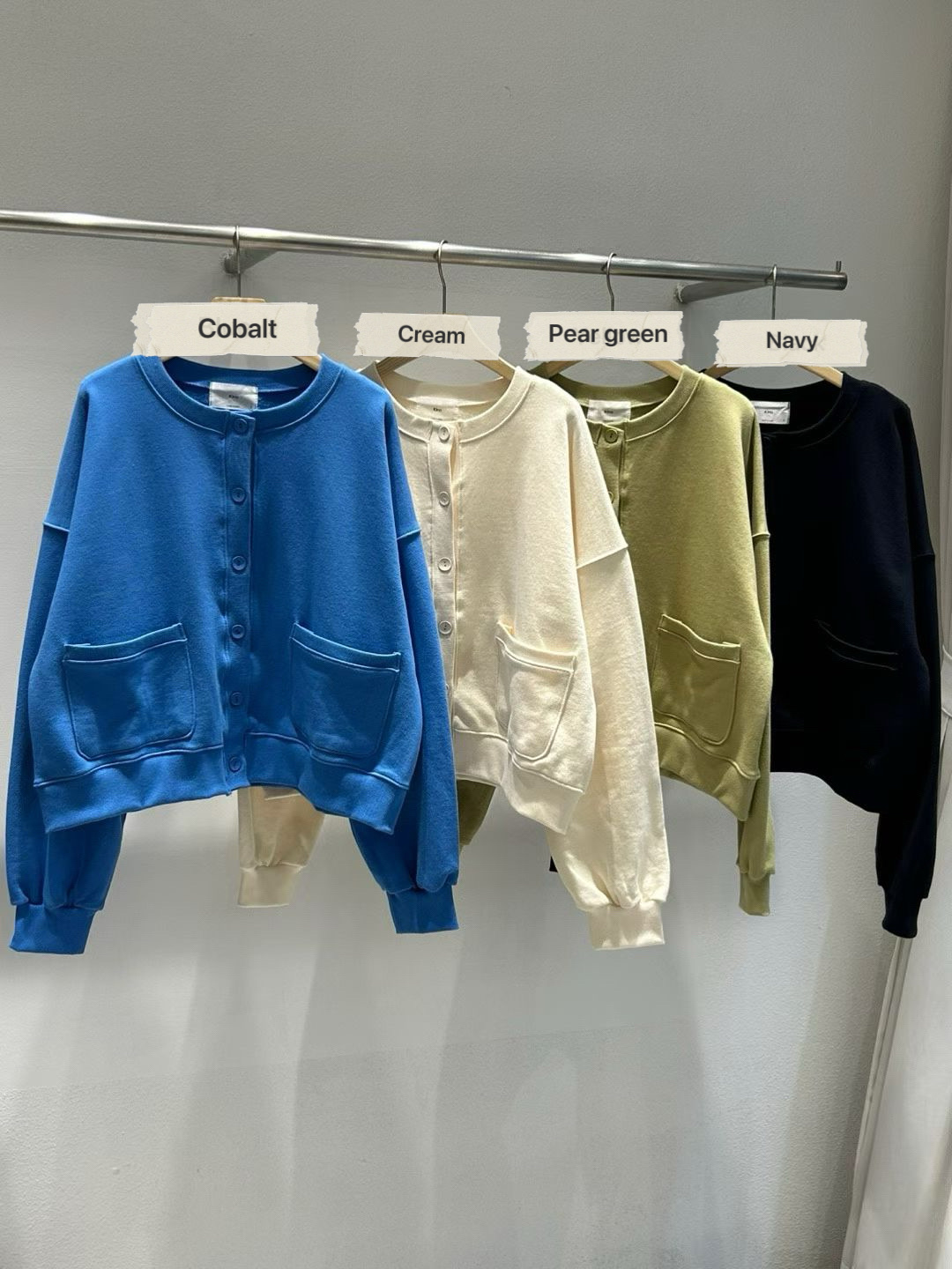 KR08 / ROUND NECK POCKET CARDIGAN