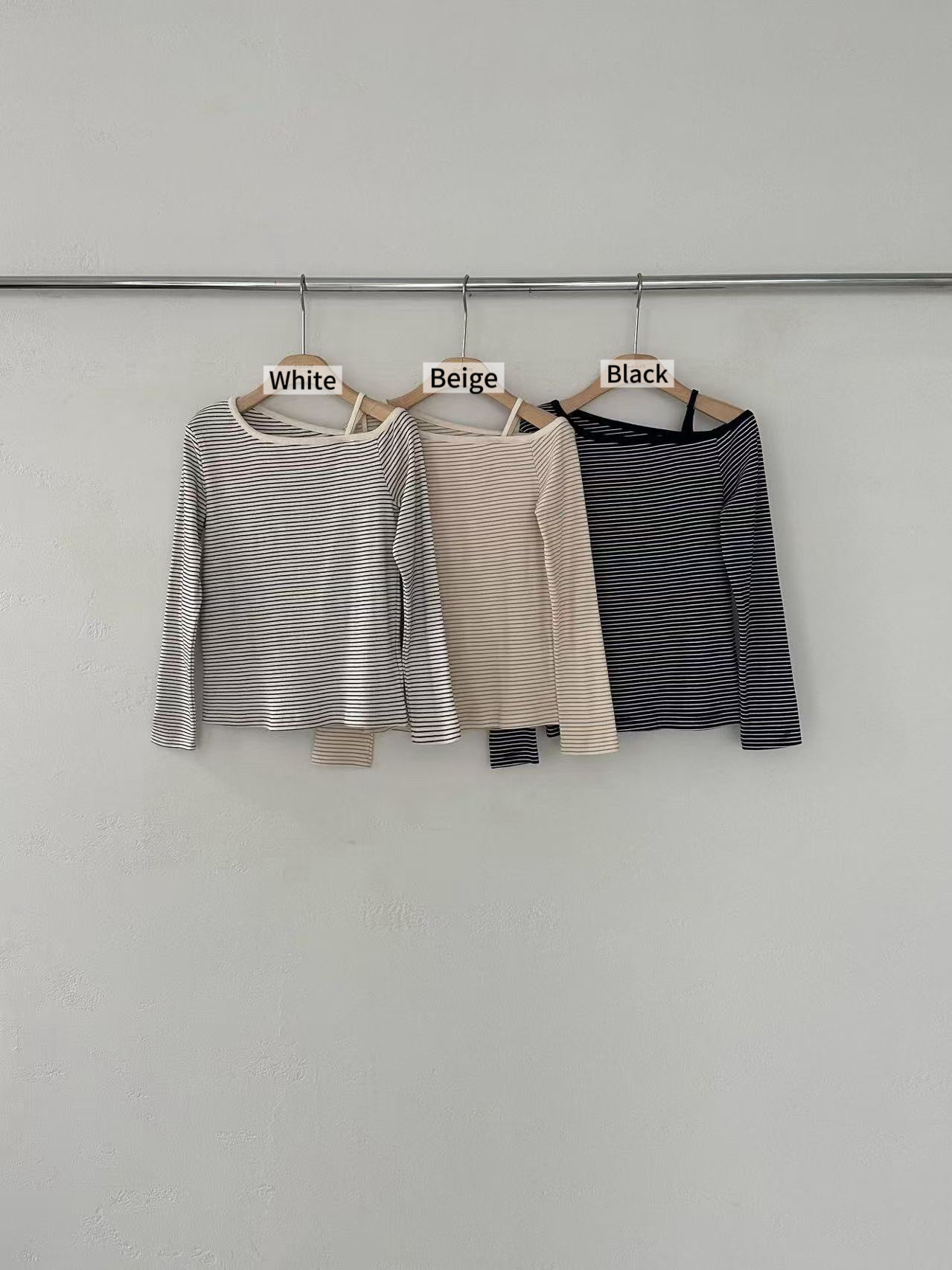 GT08 / Off Shoulder Top With Adjustable Strap 