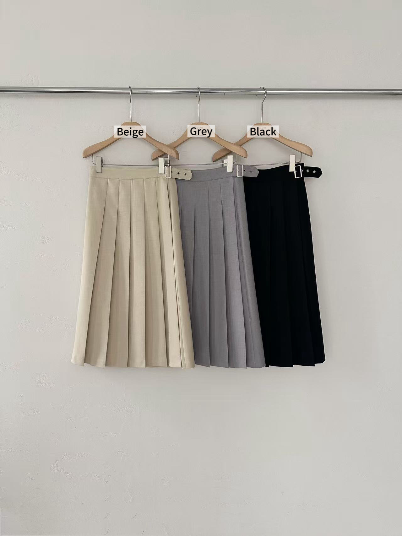 GT14 / Belted Pressed Pleats Skirt 