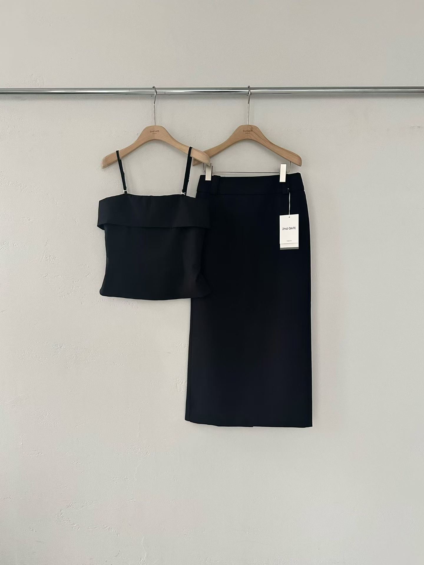 Gt06 / Adjustable Strap Bustier Top