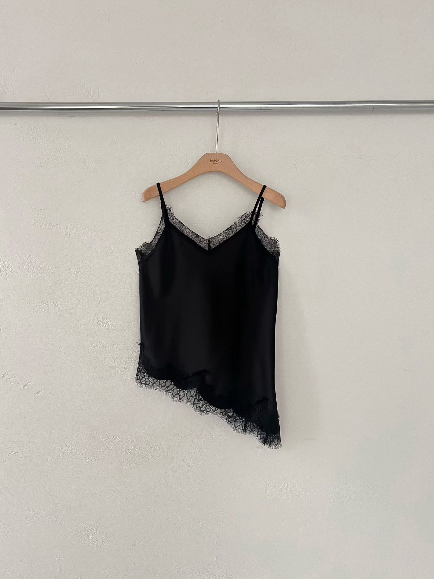 GT12 / Lace Assymeterical Camisole