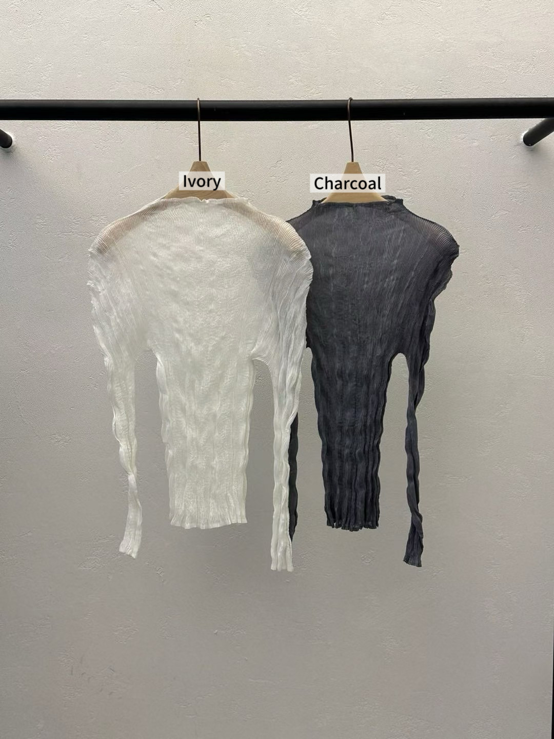 DA30 / TEXTURED LONG SLEEVES TOP