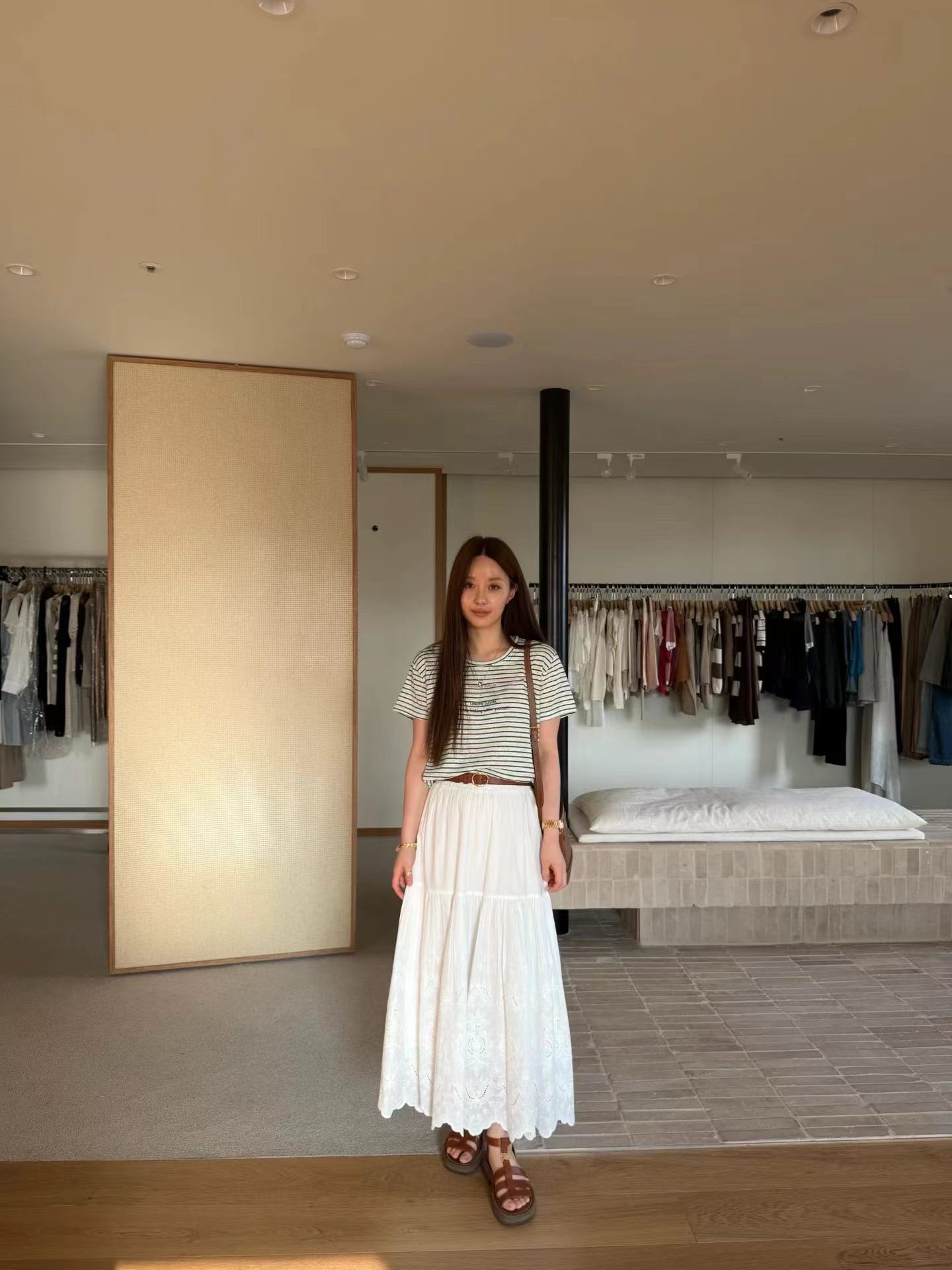 MU30 / ELASTIC WAISTBAND BROIDERIE MAXI SKIRT