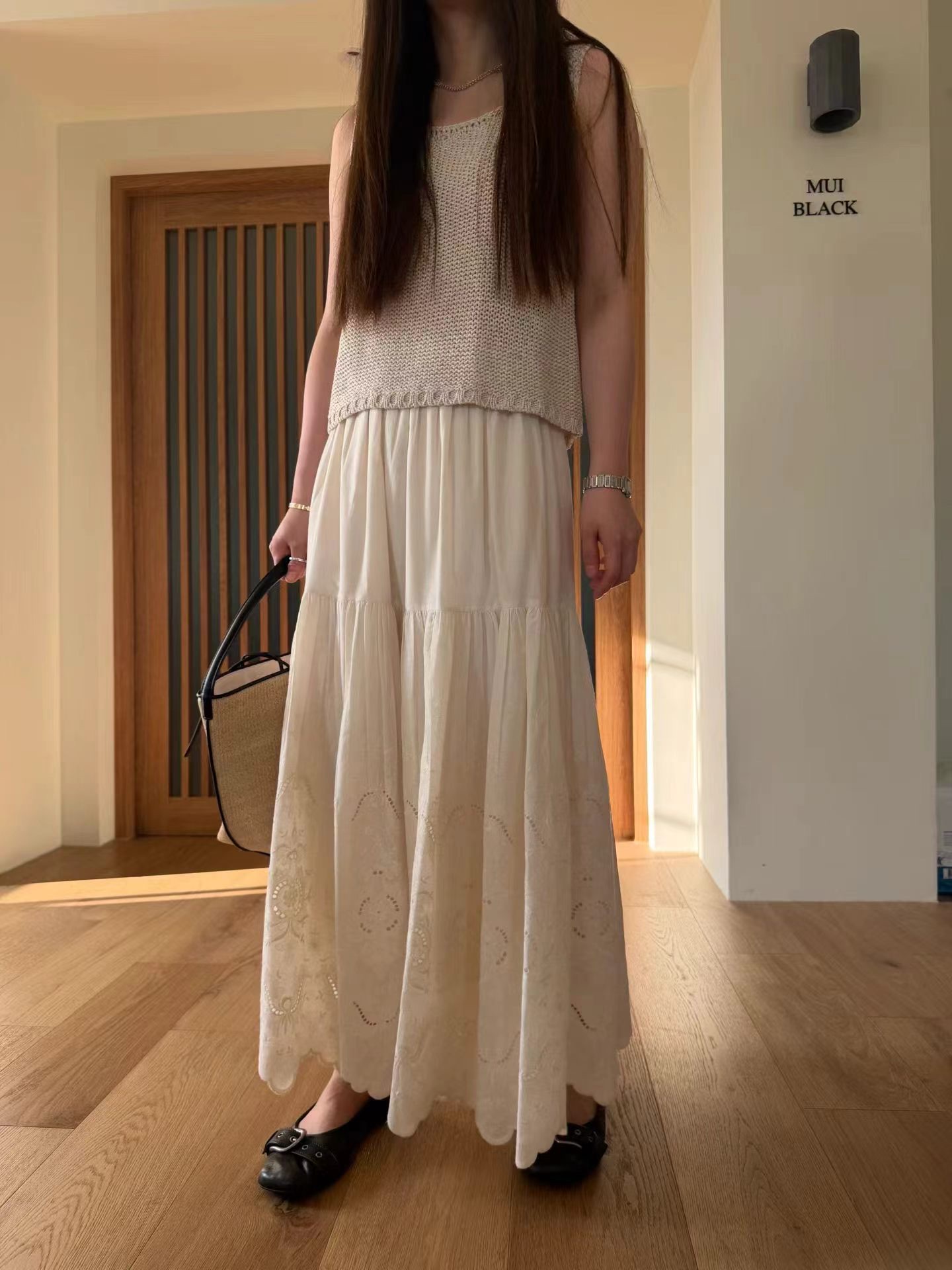 MU30 / ELASTIC WAISTBAND BROIDERIE MAXI SKIRT