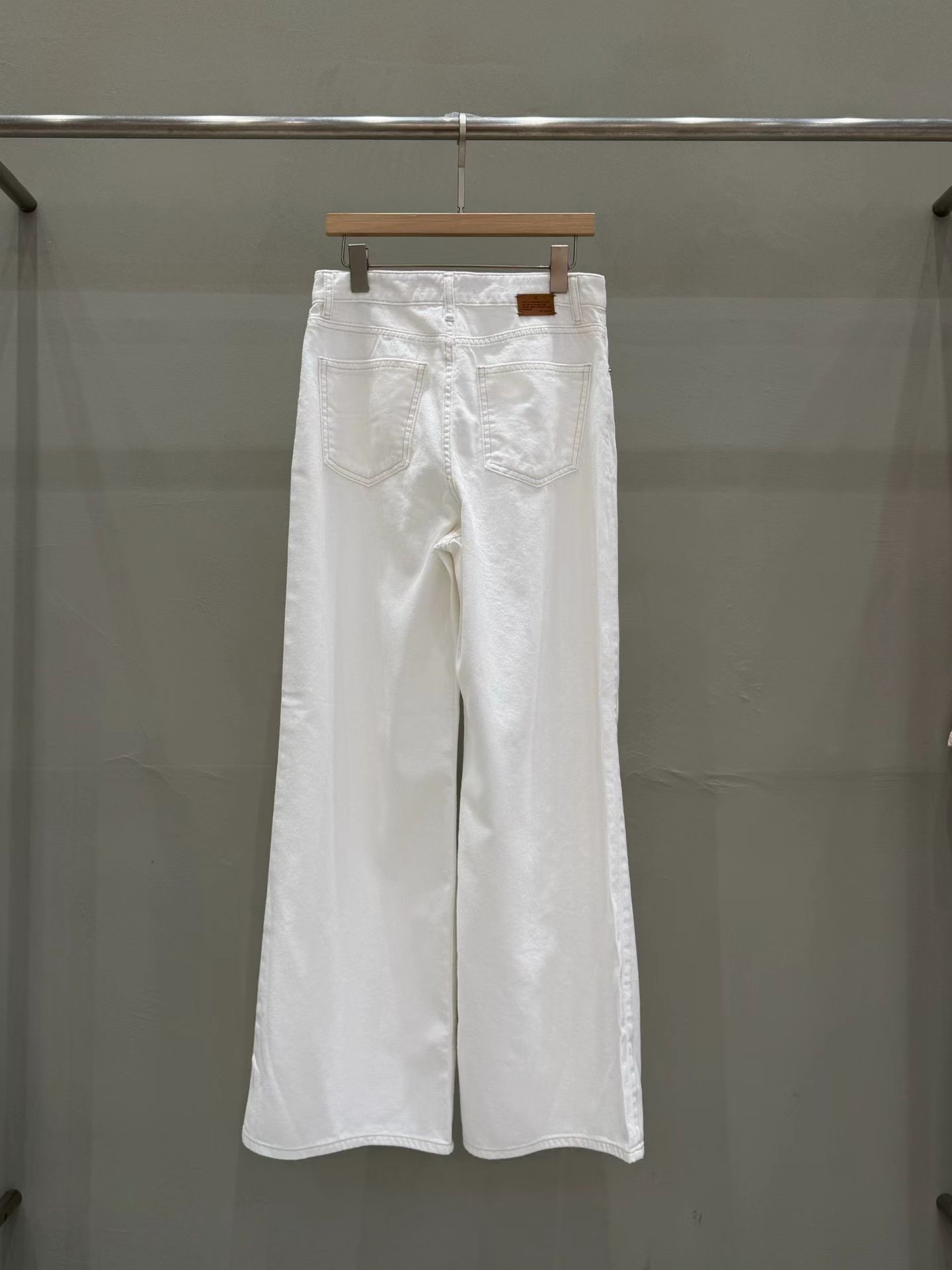 MU23 / POCKET FADED DENIM JEANS