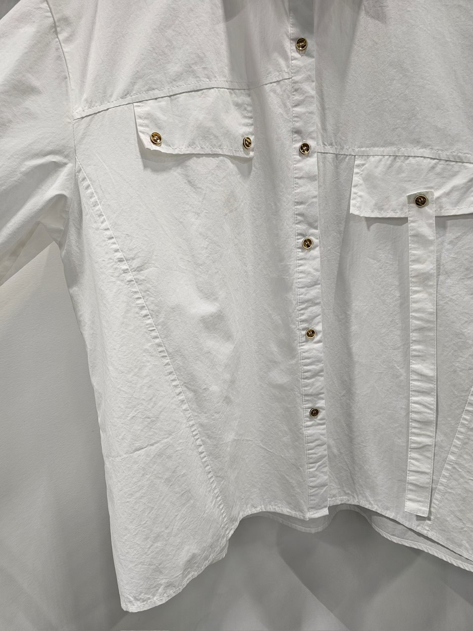 NY01 / Irregular Button Flap Detail Shirt