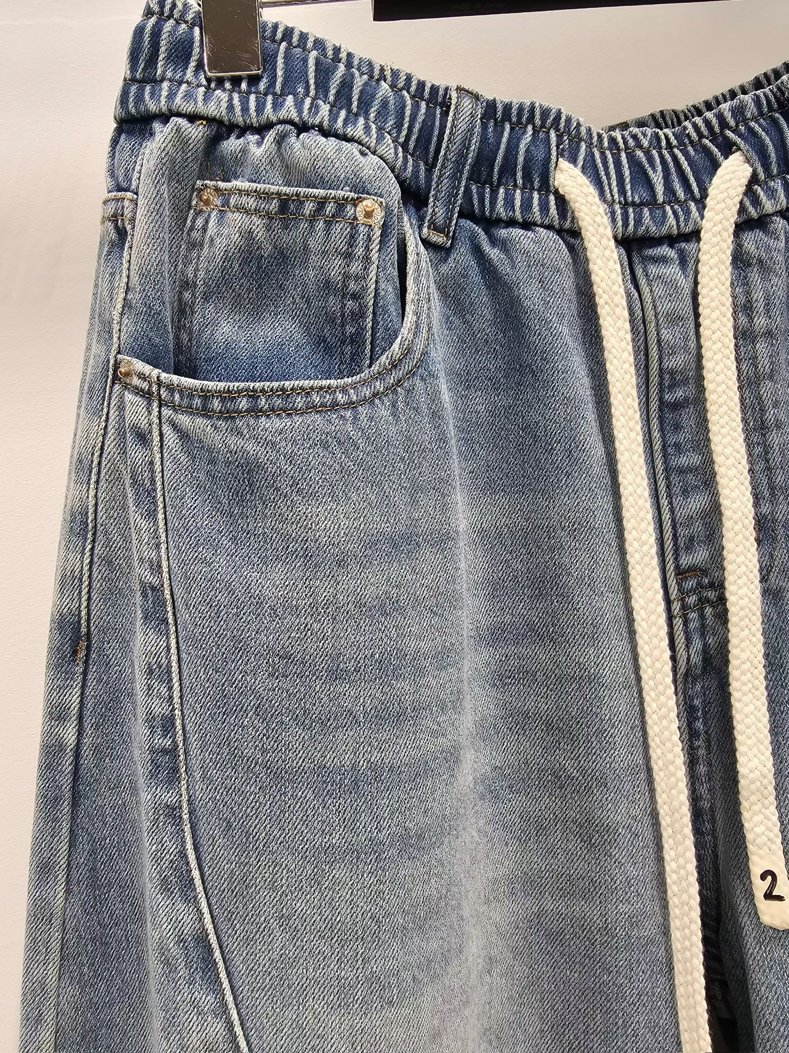 NY02 / Banded Waist Barrel-cut Trousers