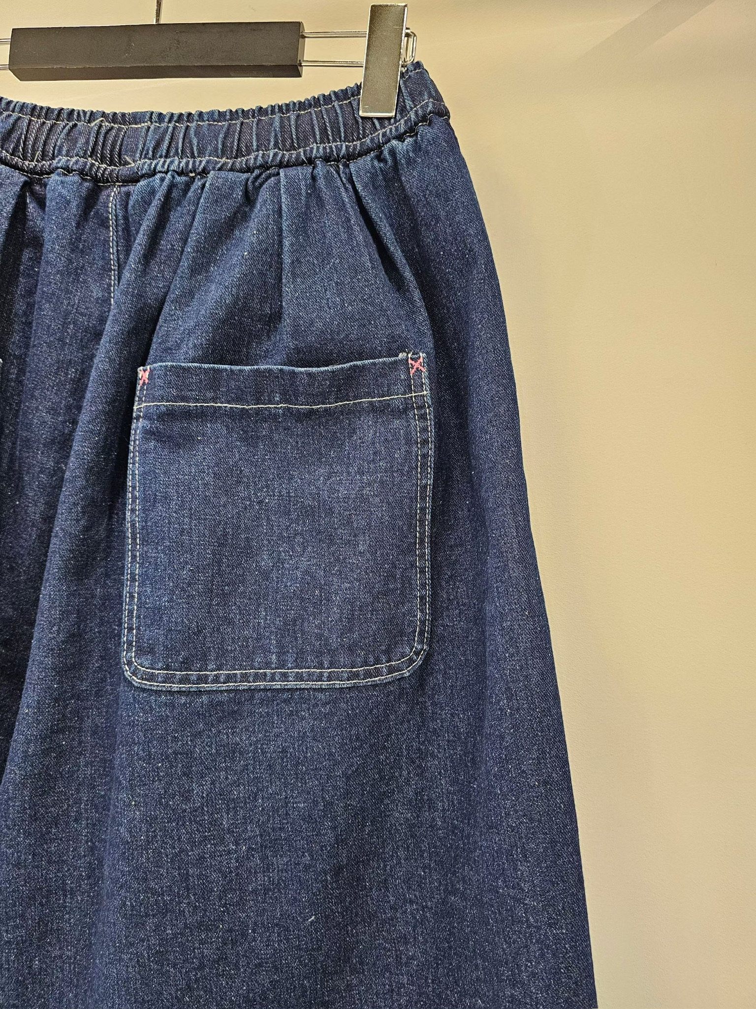 NY03 / Neon Drawstring Distressed Cropped Trousers