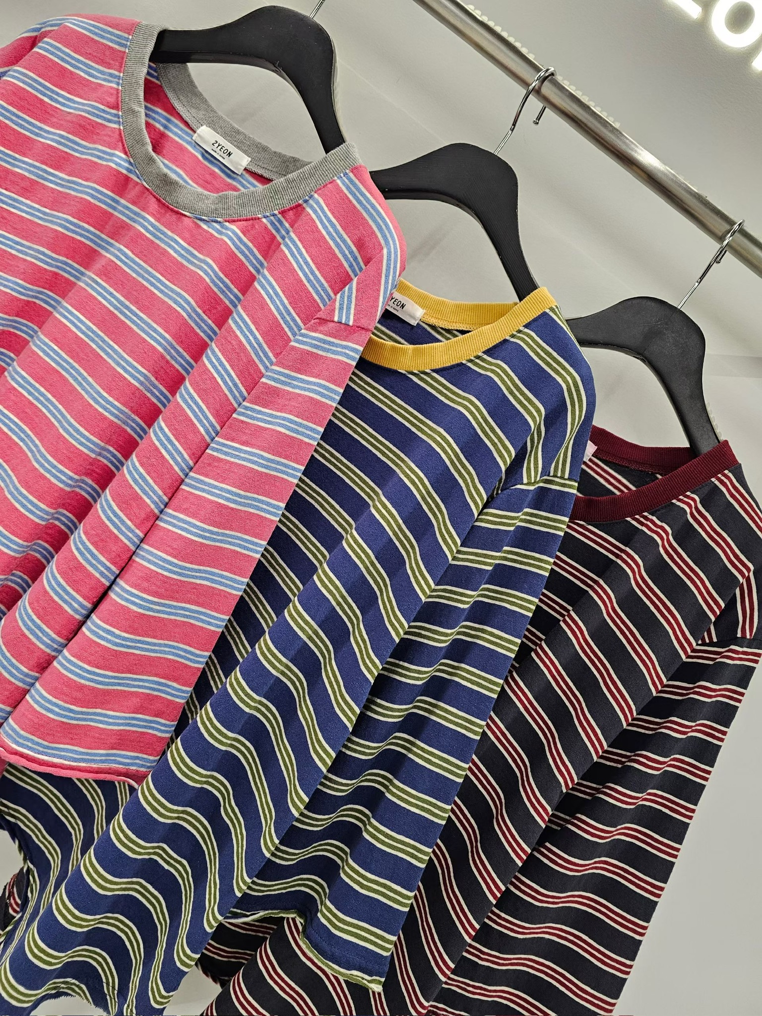 NY06 / Irregular Hem Stripe Tee