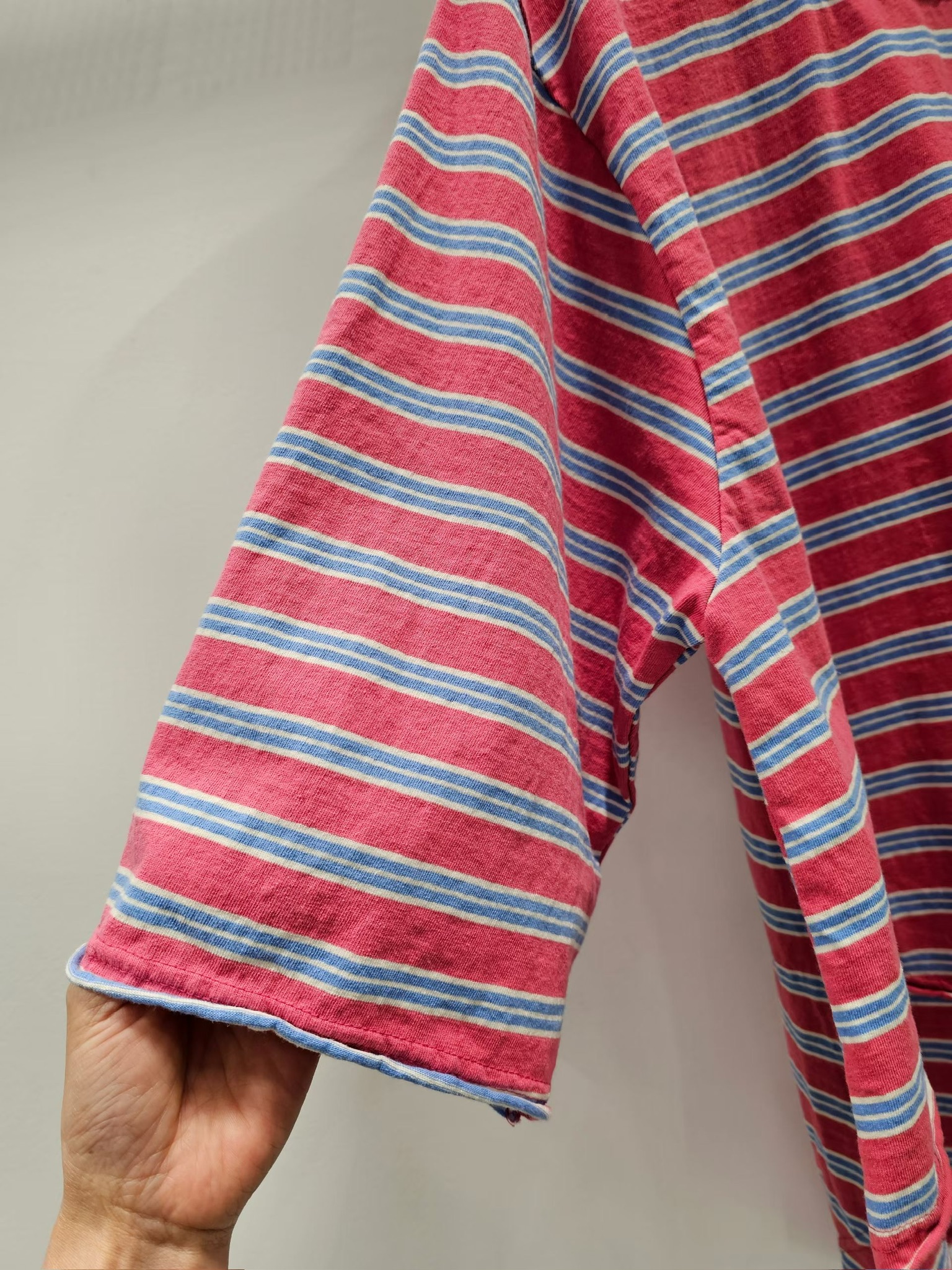 NY06 / Irregular Hem Stripe Tee