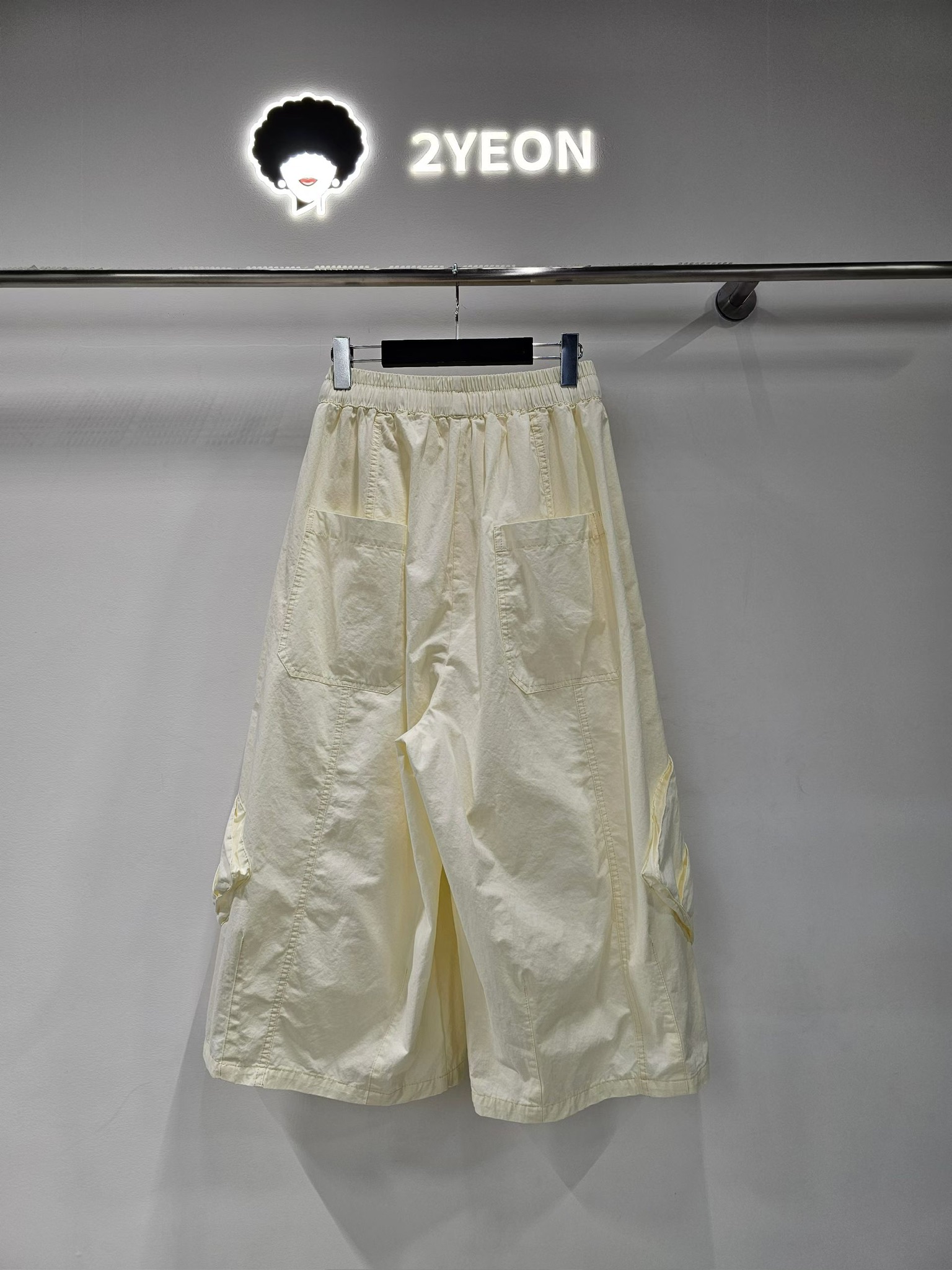 NY08 / Oversized Flap Pocket Wide-Leg Trousers