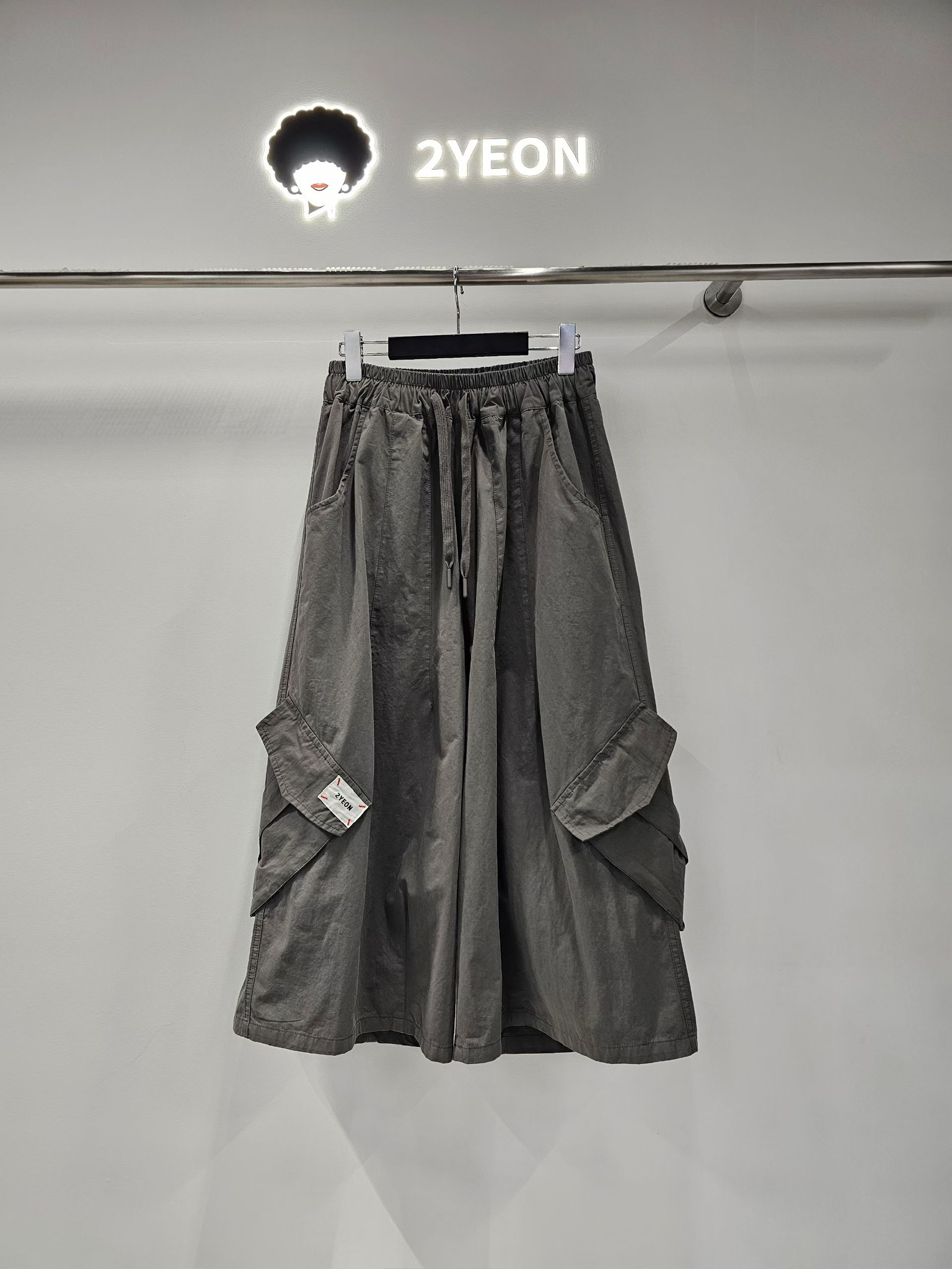 NY08 / Oversized Flap Pocket Wide-Leg Trousers