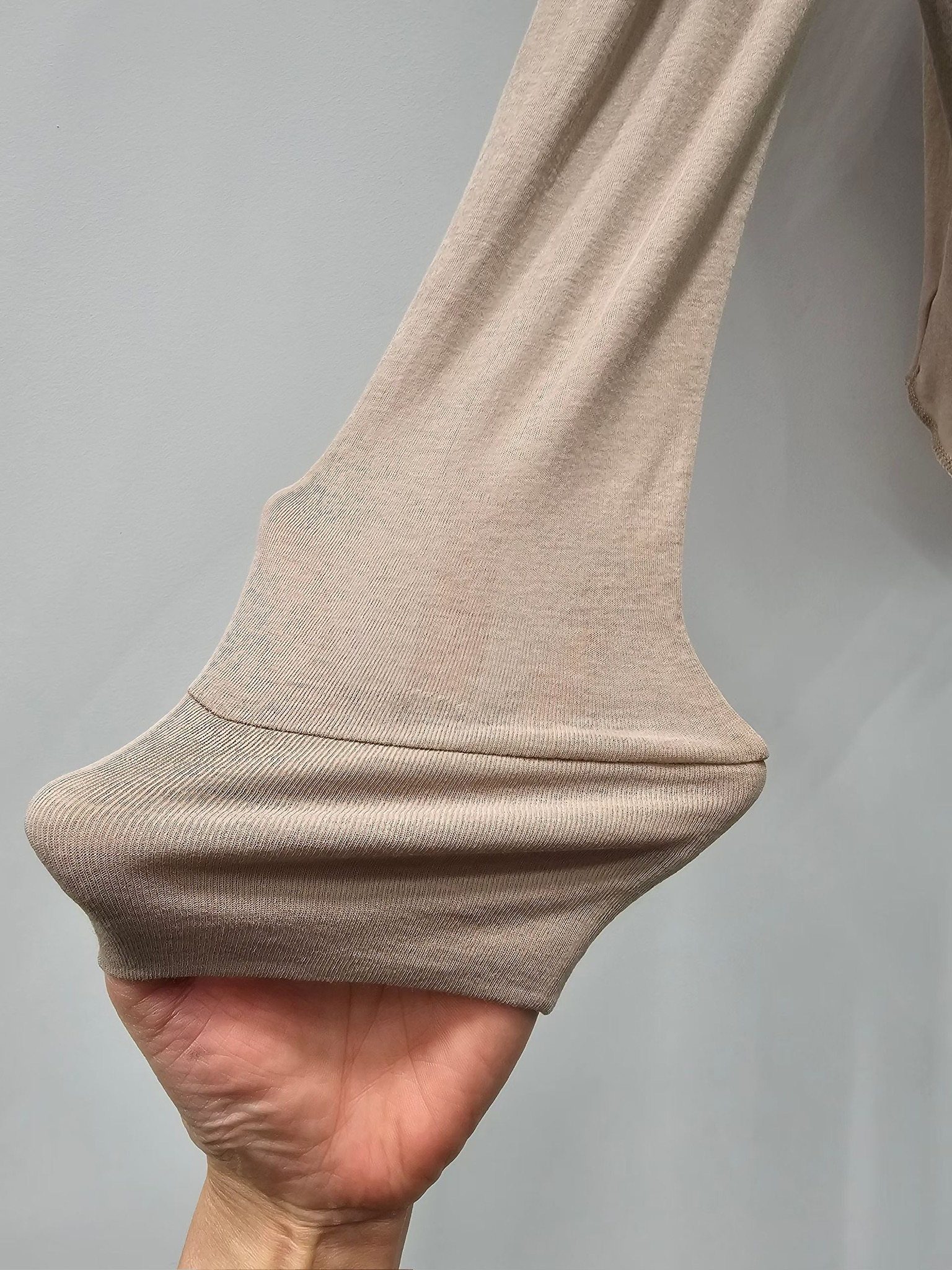 NY09 / Henley Collar Long Sleeve Top