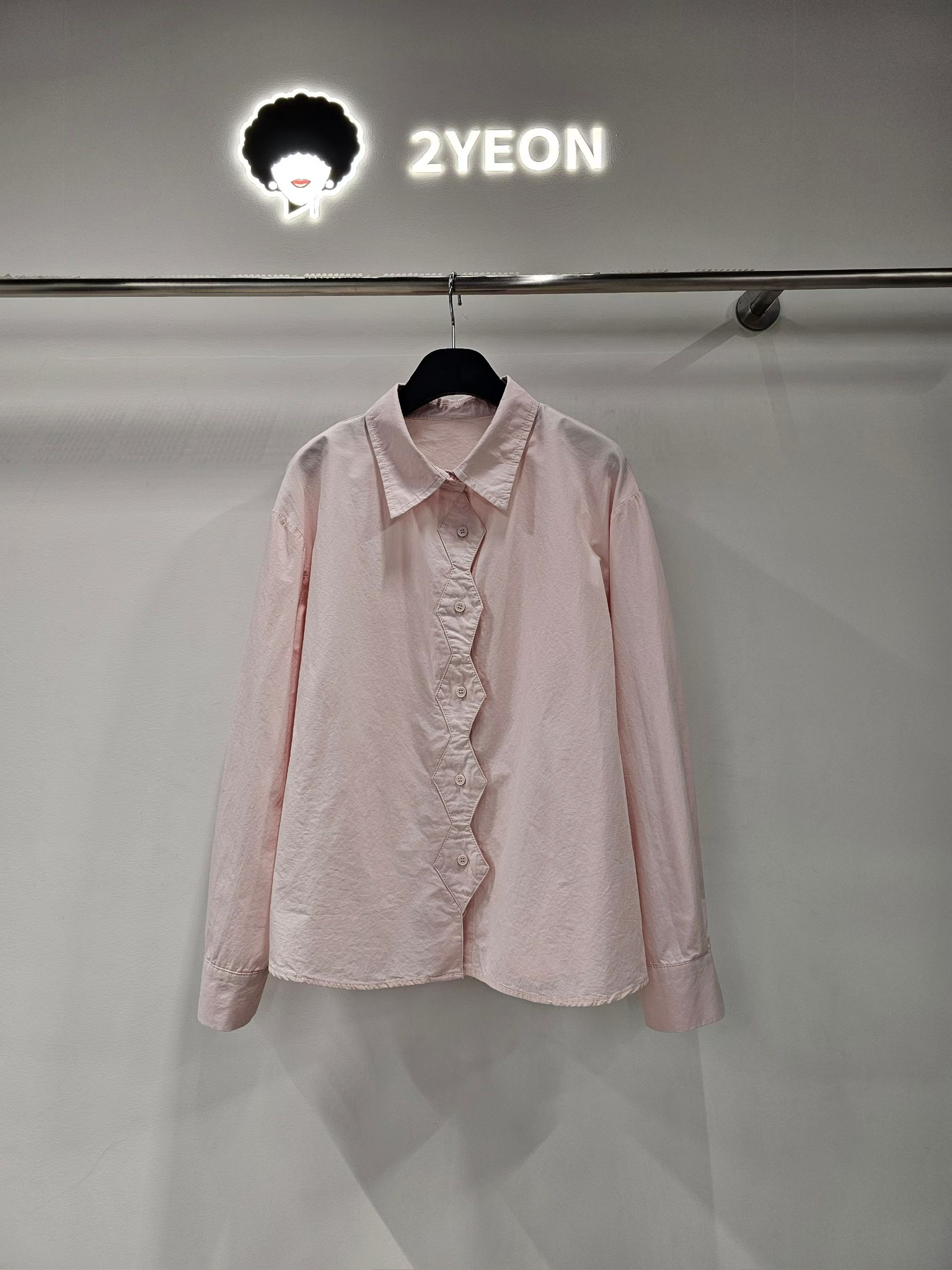 NY12 / Zig Zag Button Placket Shirt
