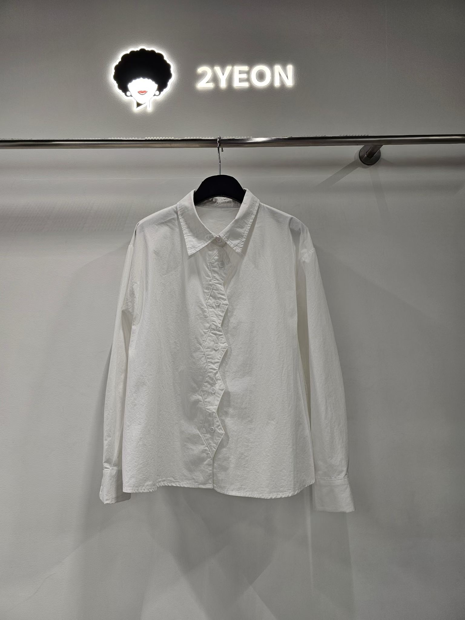 NY12 / Zig Zag Button Placket Shirt