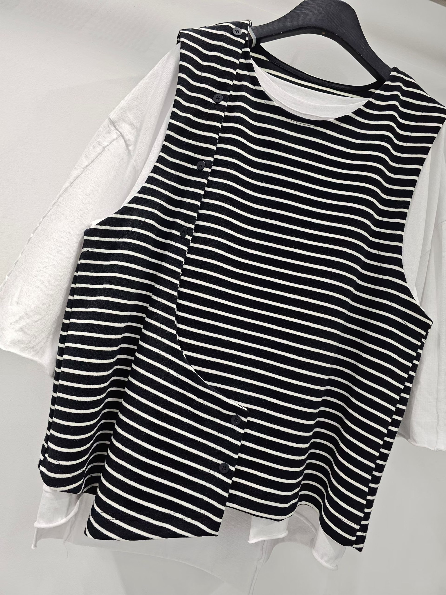 NY13 / Overlap Stripe Vest Top
