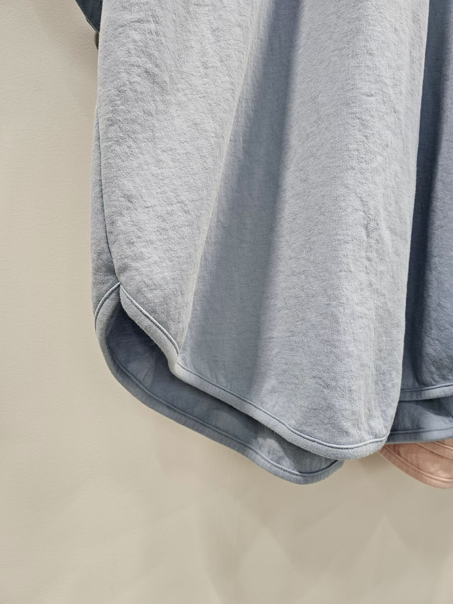 NY14 / V-Neckline Tee Shirt