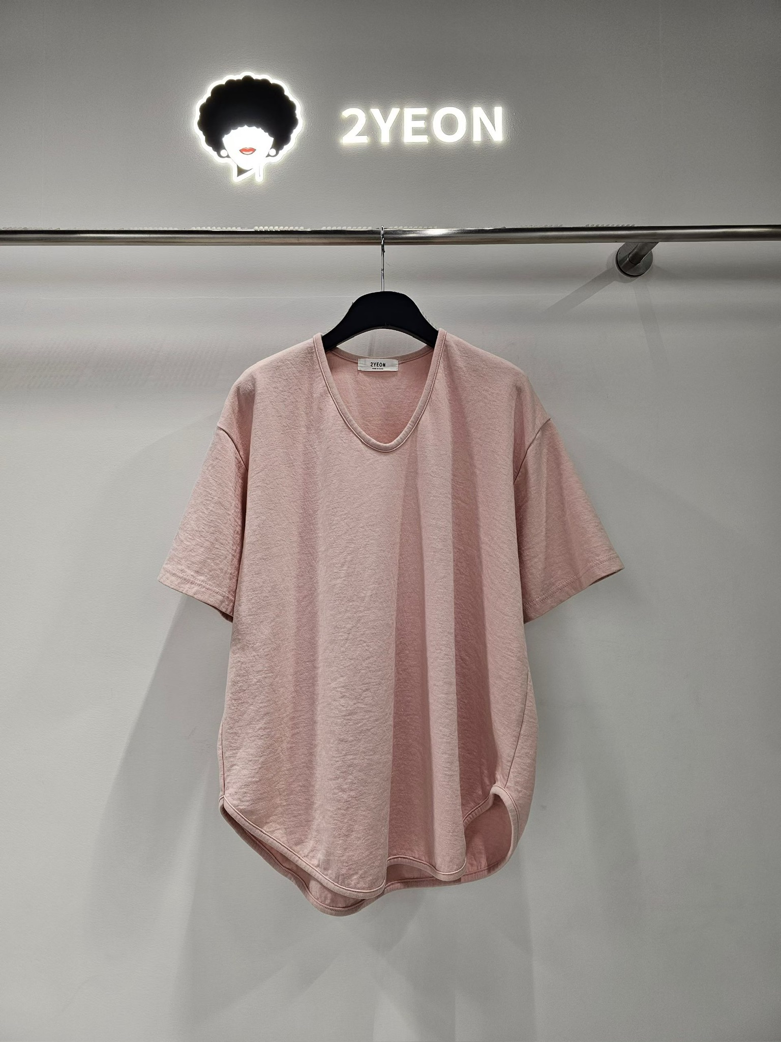 NY14 / V-Neckline Tee Shirt