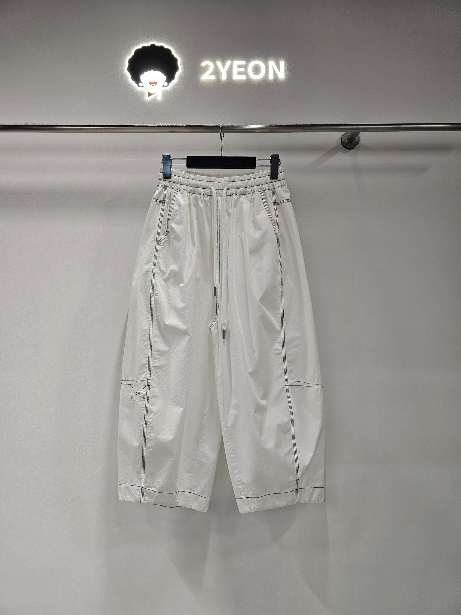 NY16 / Contrast Stitch Loose Fit Trousers