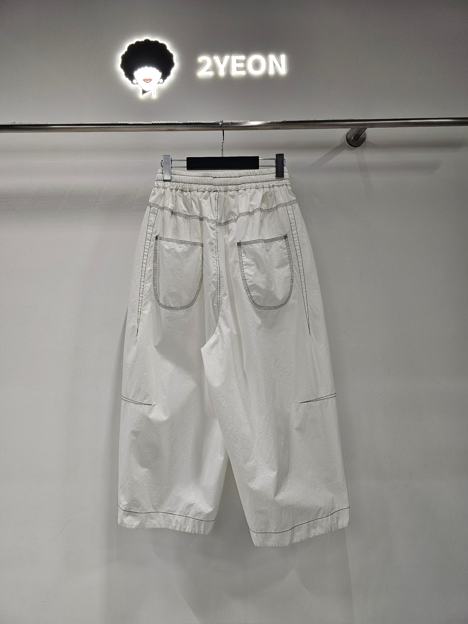 NY16 / Contrast Stitch Loose Fit Trousers