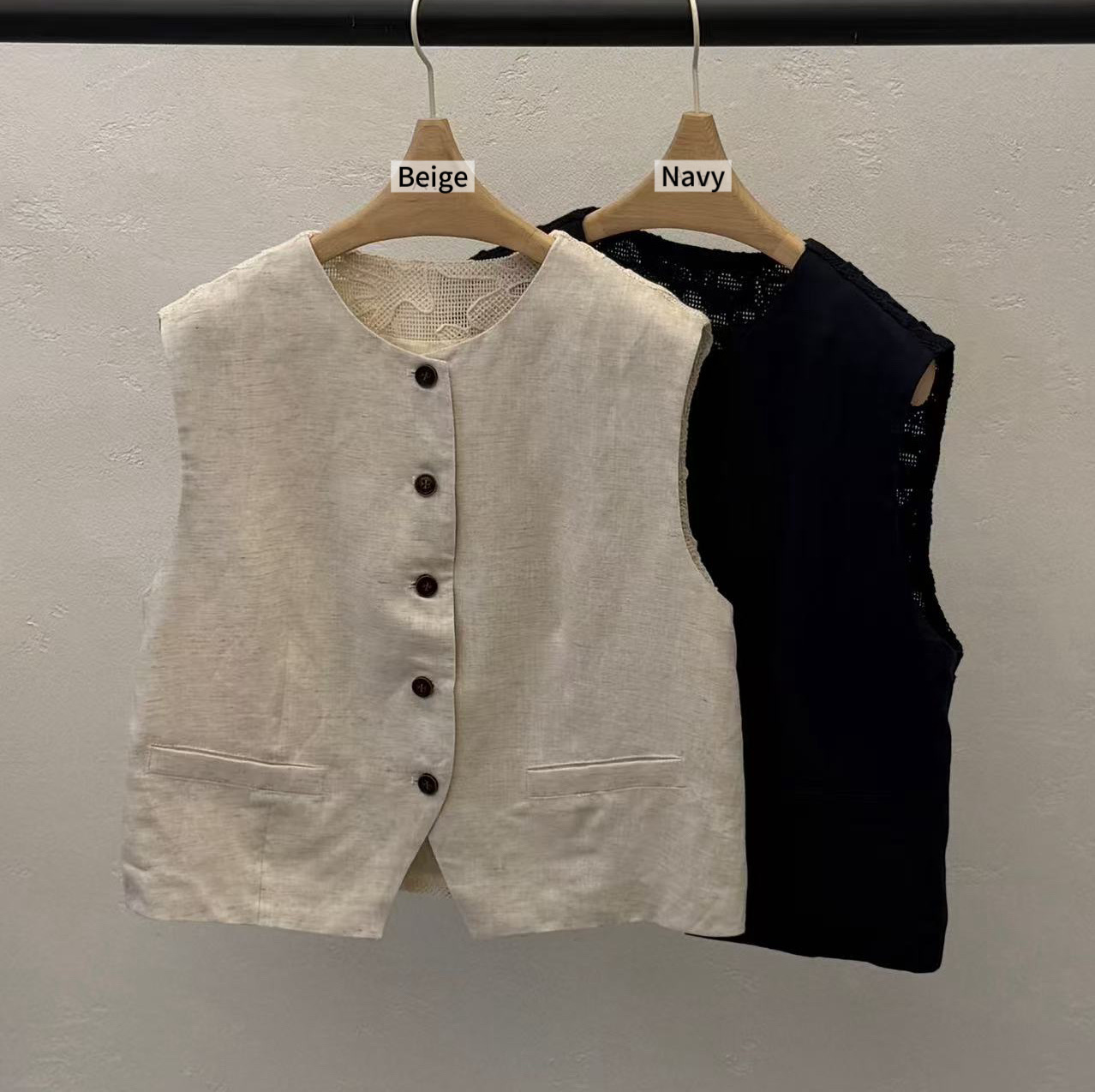 GA33 / TAILORED LINEN VEST WITH BRODERIE BACK