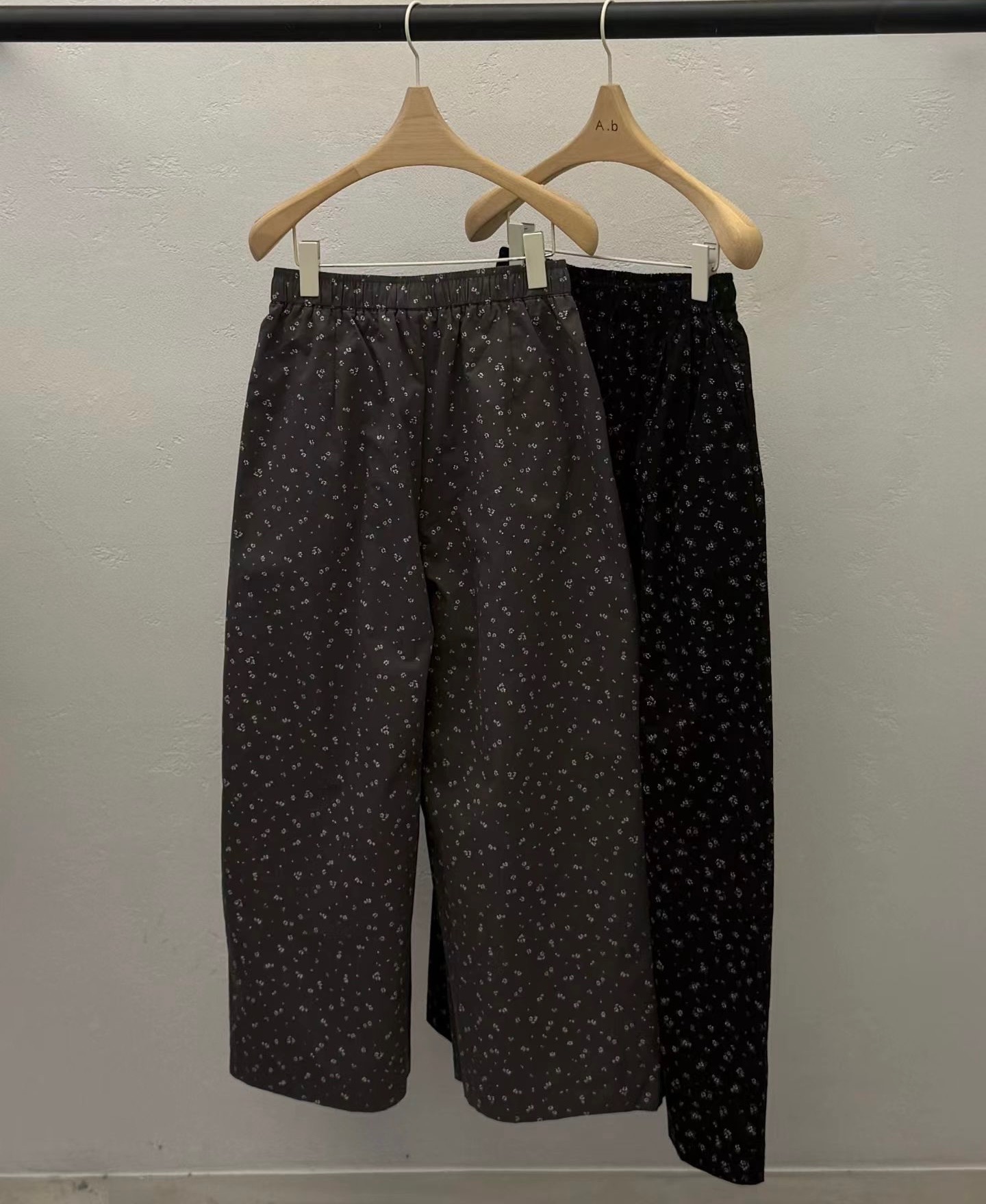 GA38 / ELASTIC WAISTBAND DITSY FLORAL PANTS