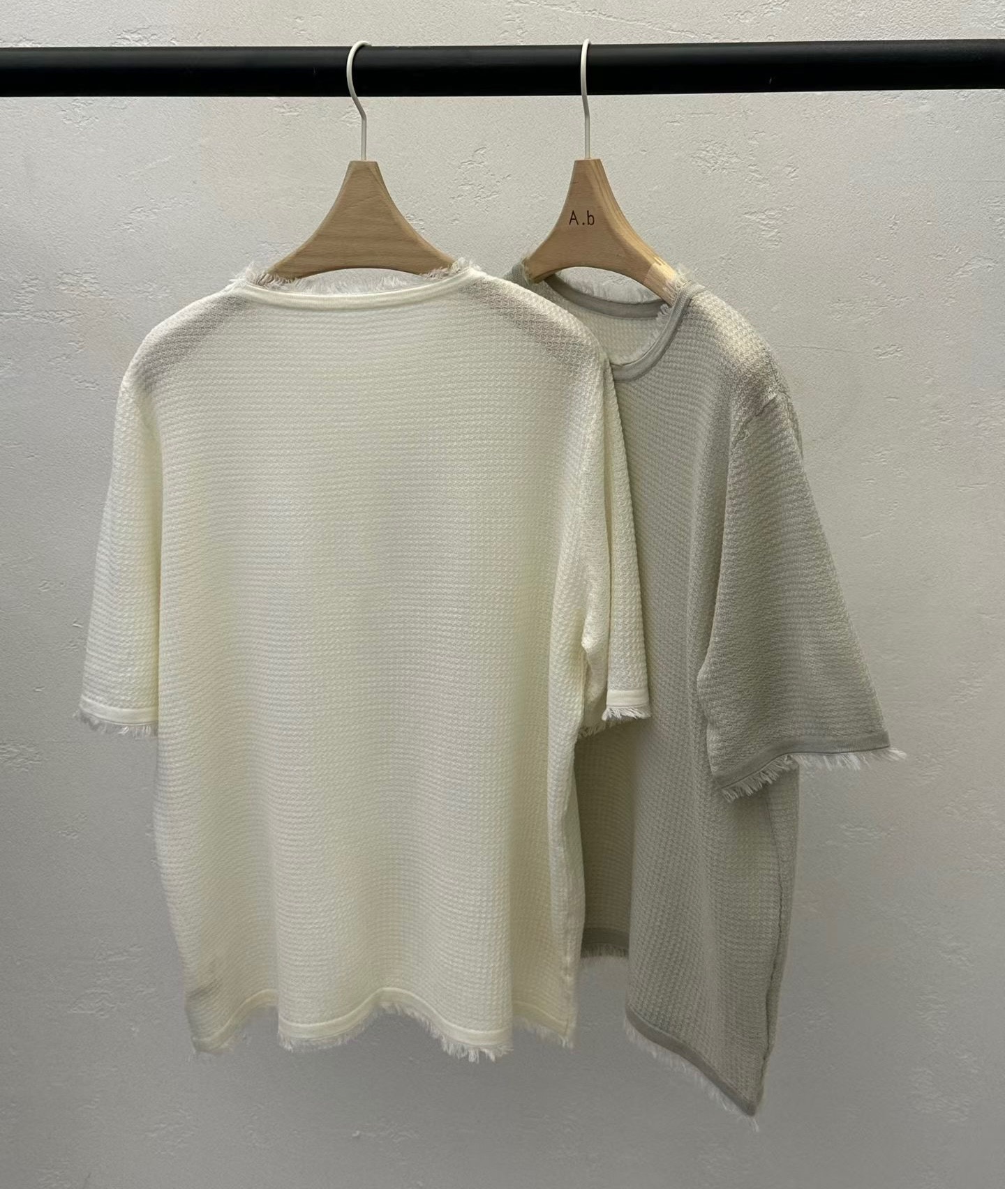 GA40 / WAFFLE TEXTURED LIGHT KNIT BOXY TOP
