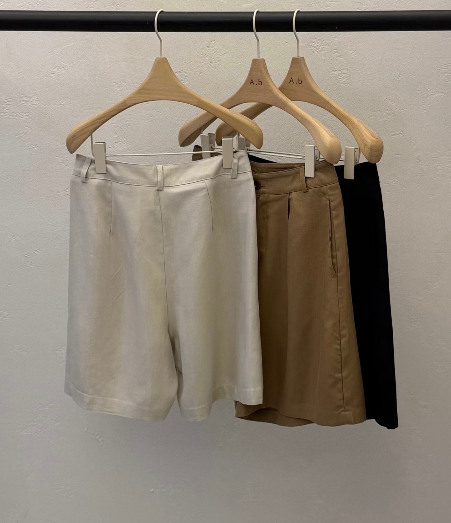 GA35 / POCKET LINEN BERMUDAS