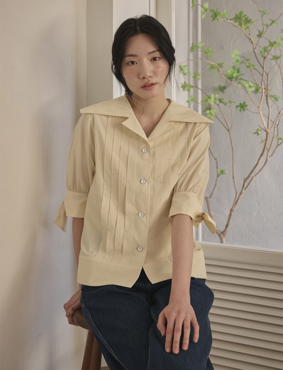 DD10 / Open Collar Half Sleeve Blouse
