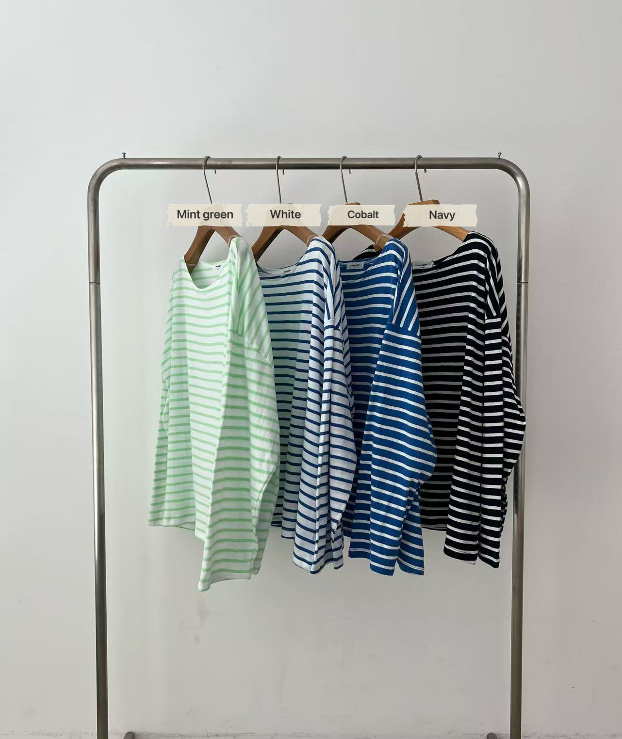 VN35 / ROUND NECKLINE STRIPE TEE