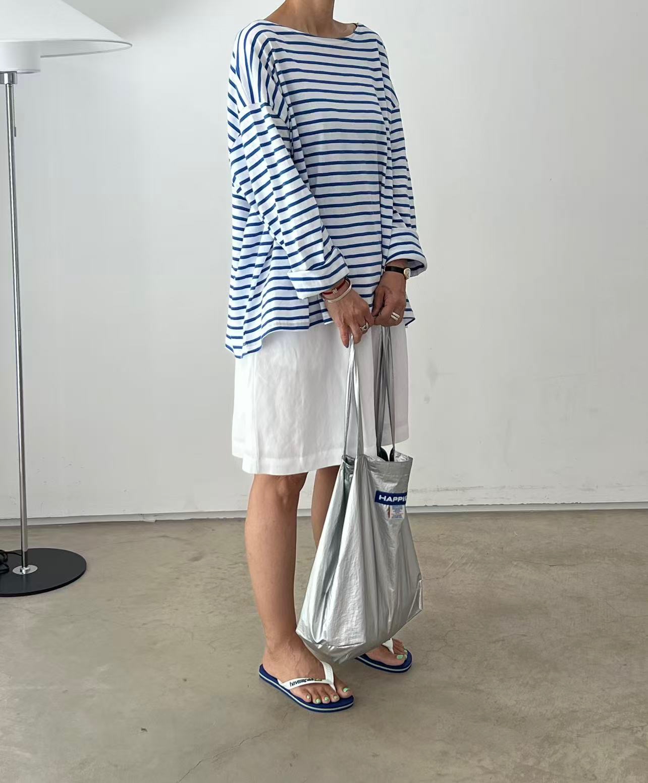 VN35 / ROUND NECKLINE STRIPE TEE