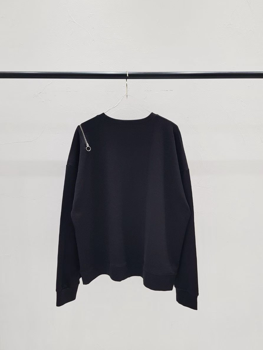 BF04 / Zip Detail Heart Tee