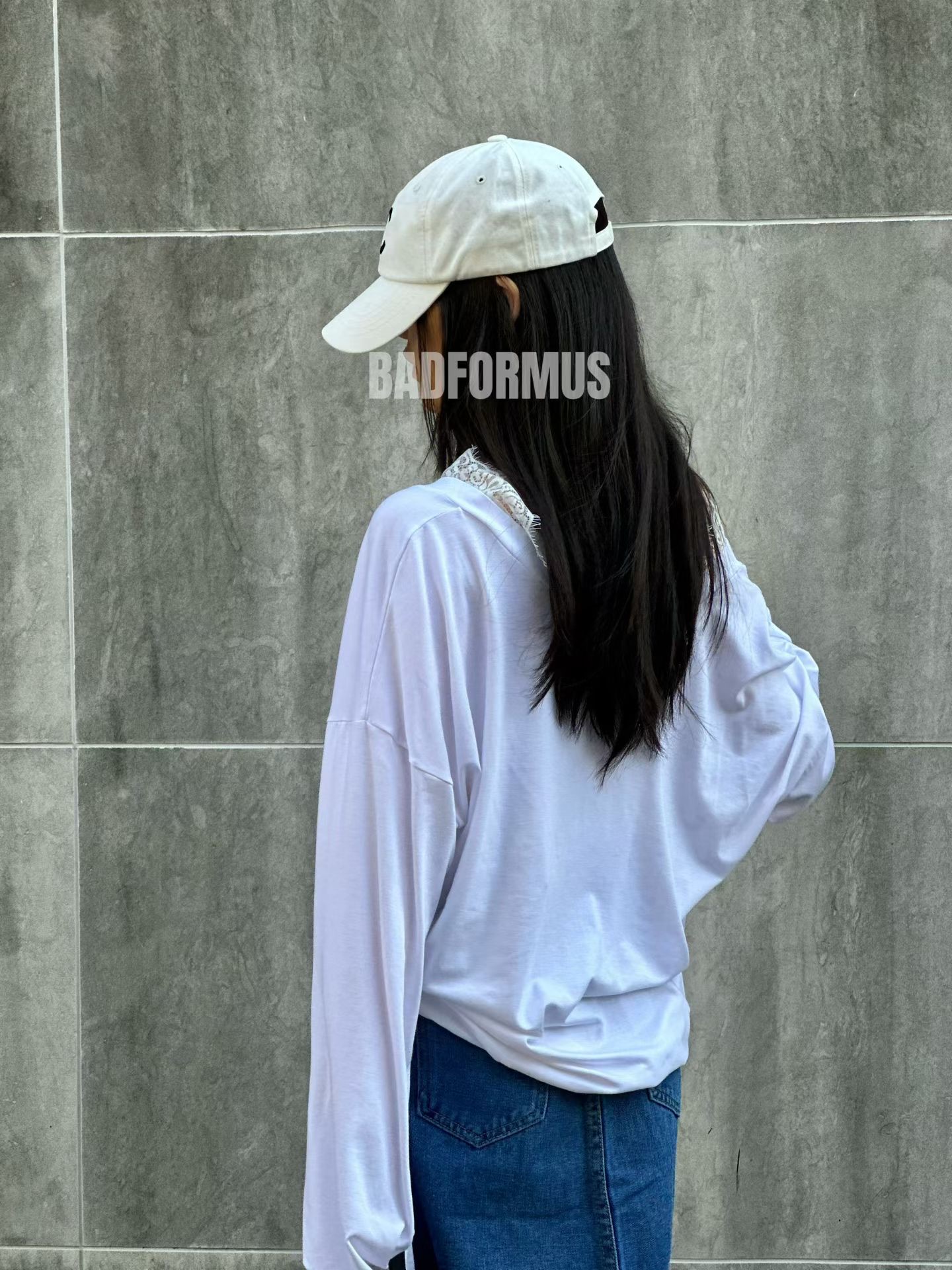 BF06 / V-neckline Lace Trim Top (BF06)