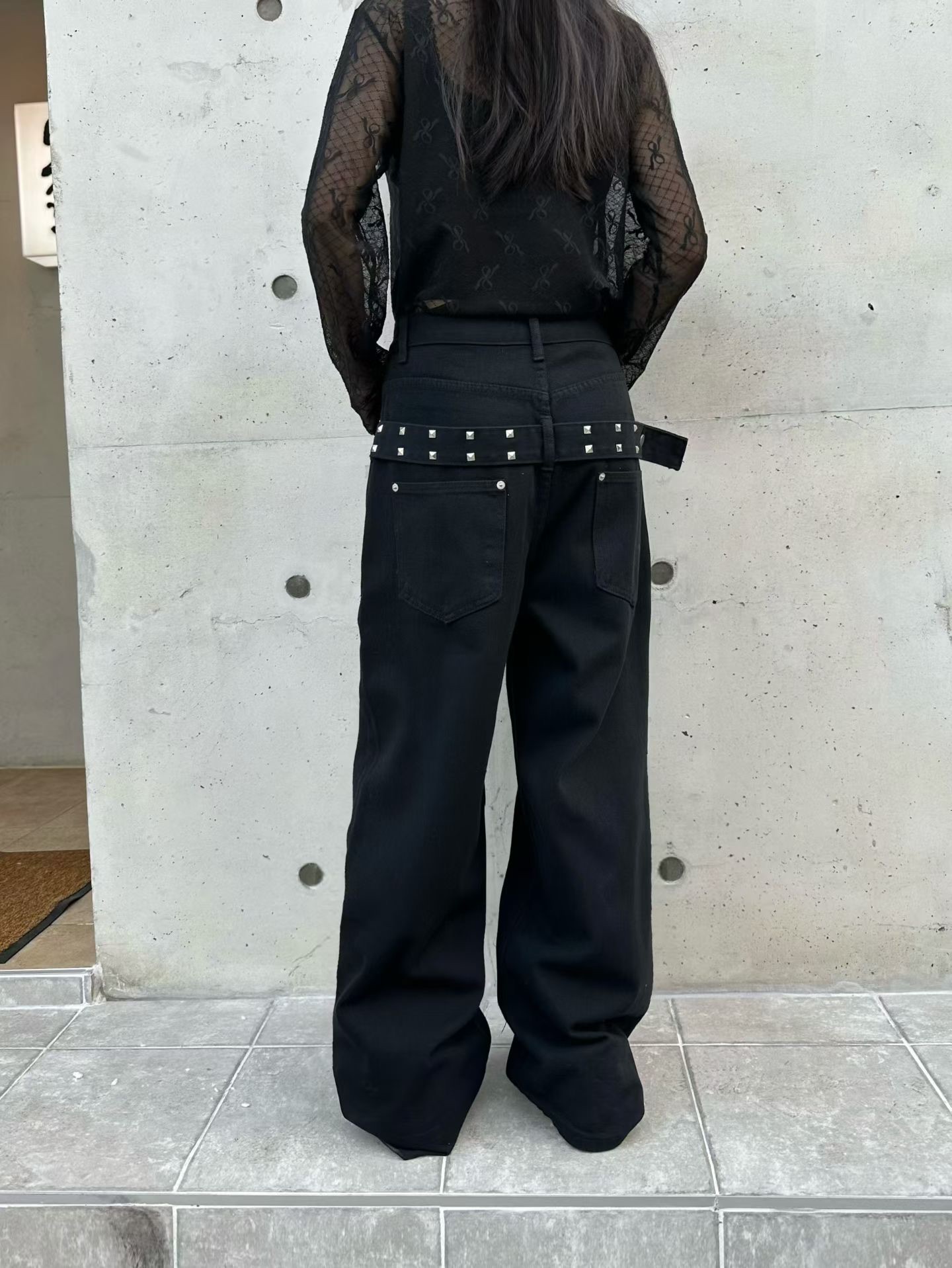 BF08 / Belted Stud Loose Fit Jeans