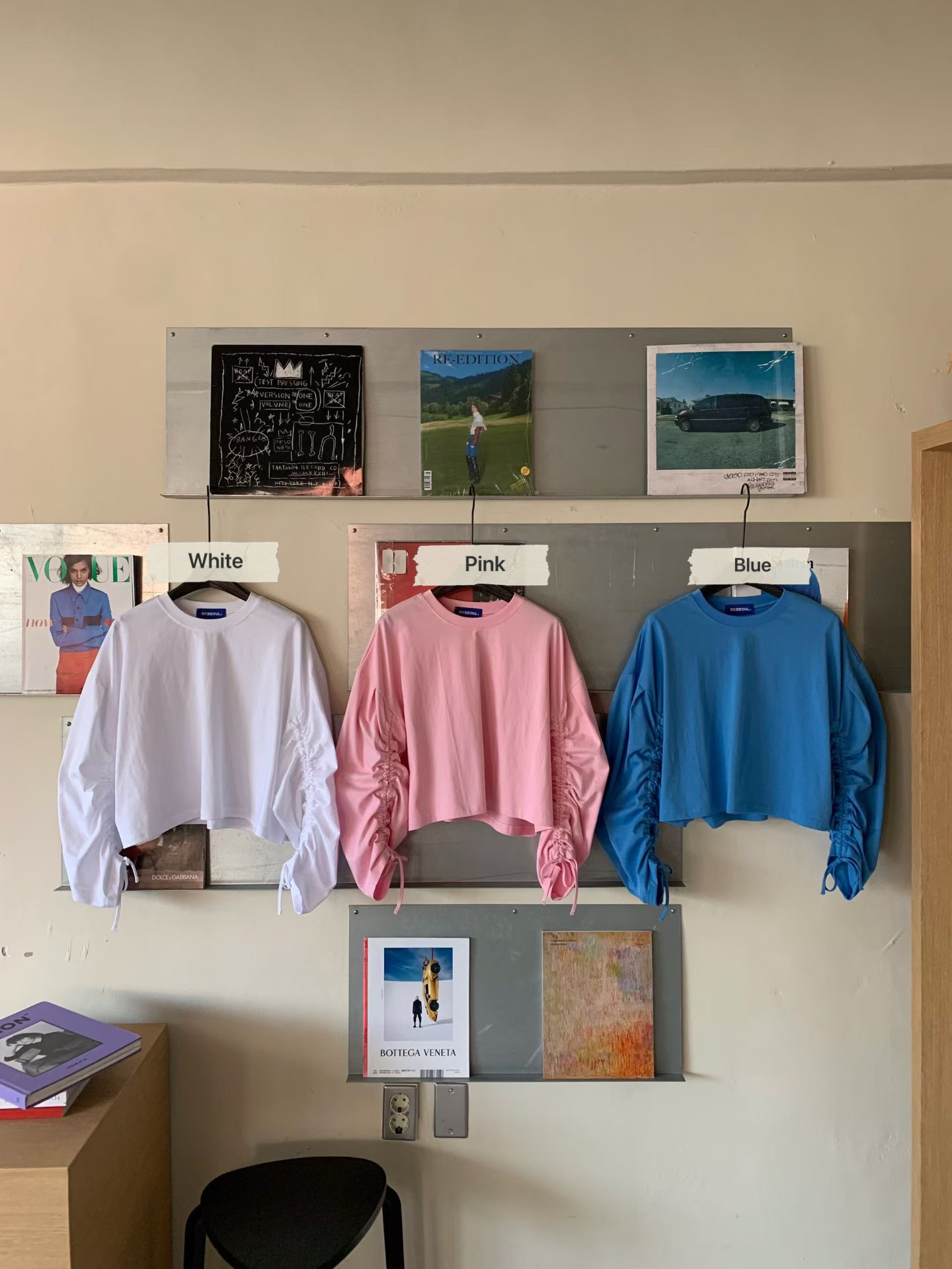 KL14 / CROPPED RUCHED SLEEVE TOP