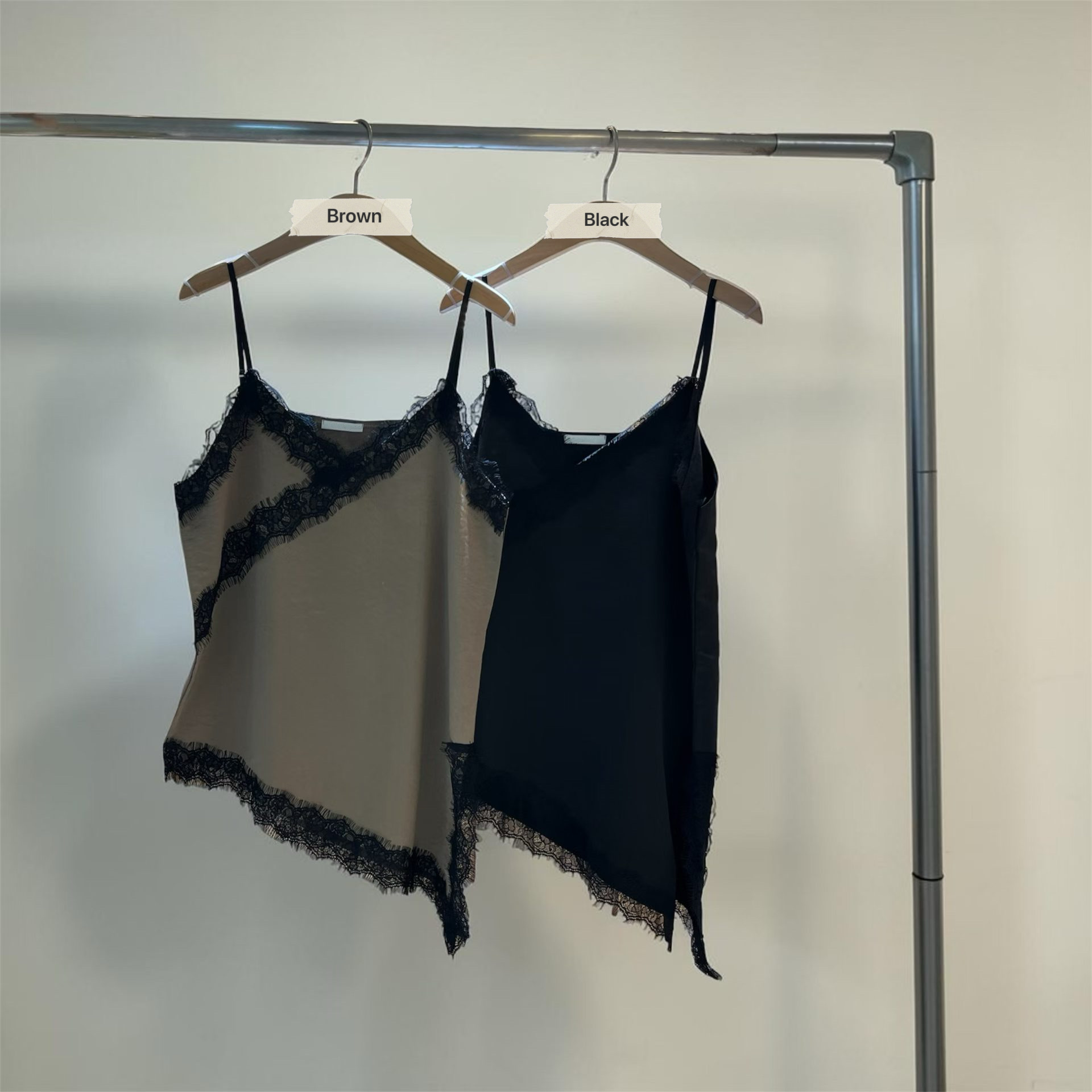 570826 / ASYMMETRICAL LACE TRIM CAMISOLE