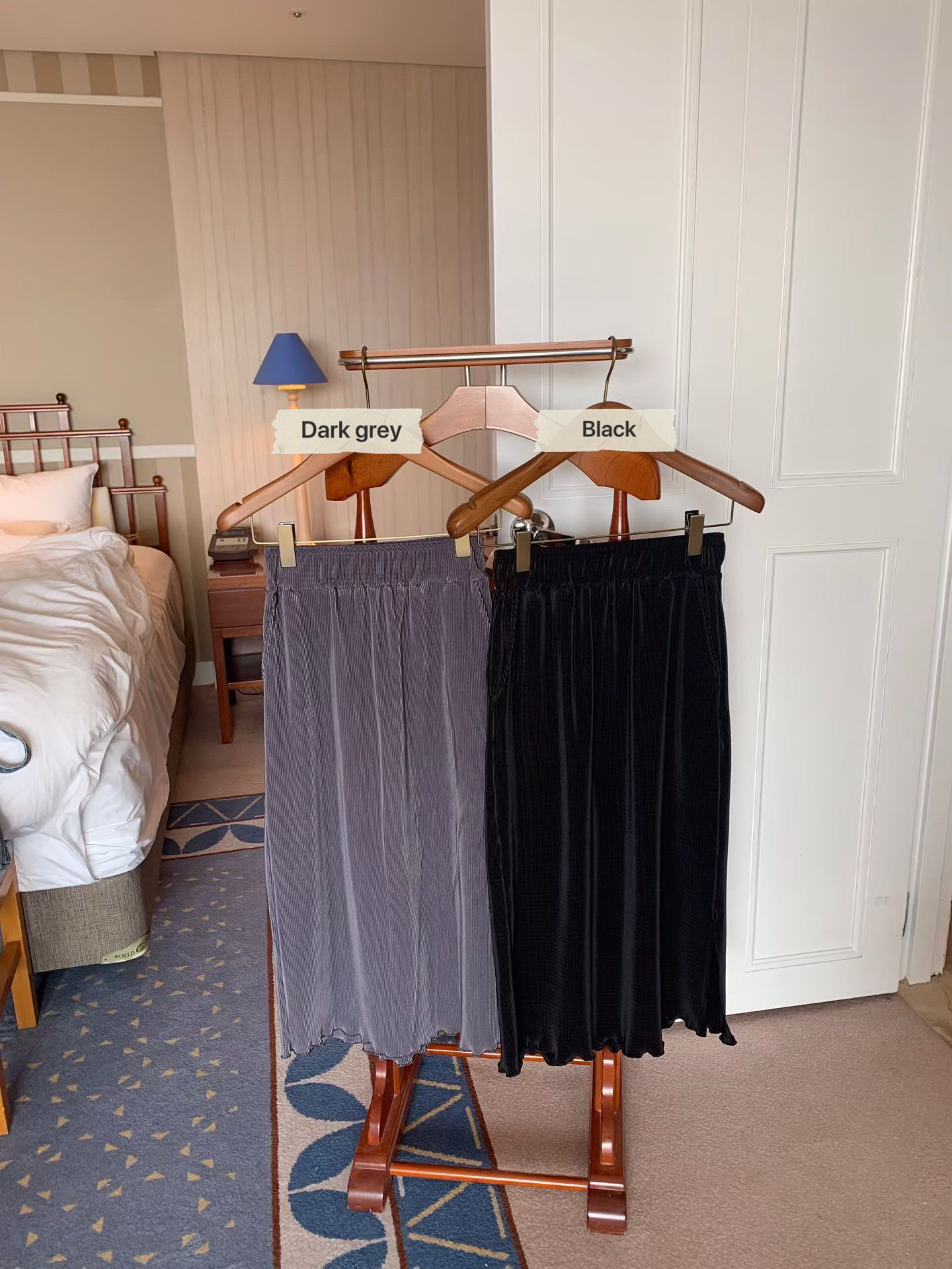 KL01 / BANDED WAIST TEXTURED SKIRT